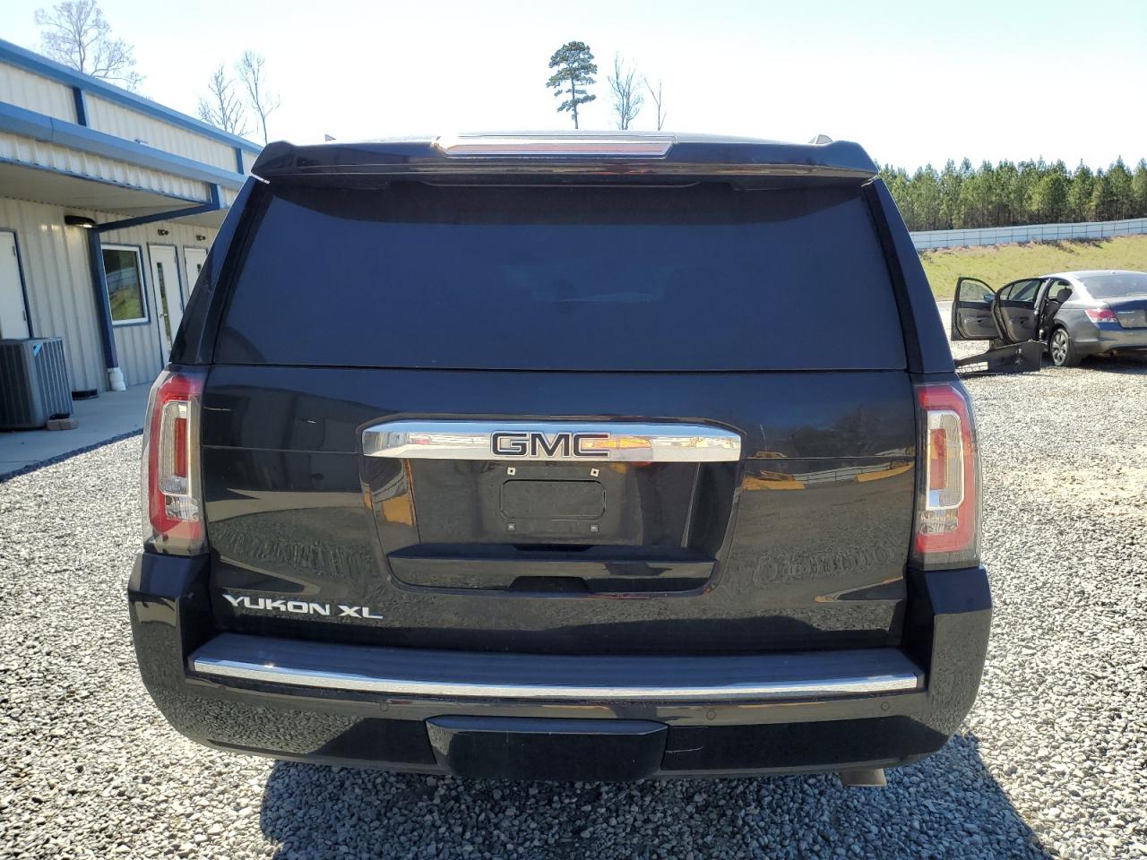 Photo 5 VIN: 1GKS2HKJ7GR139091 - GMC YUKON 