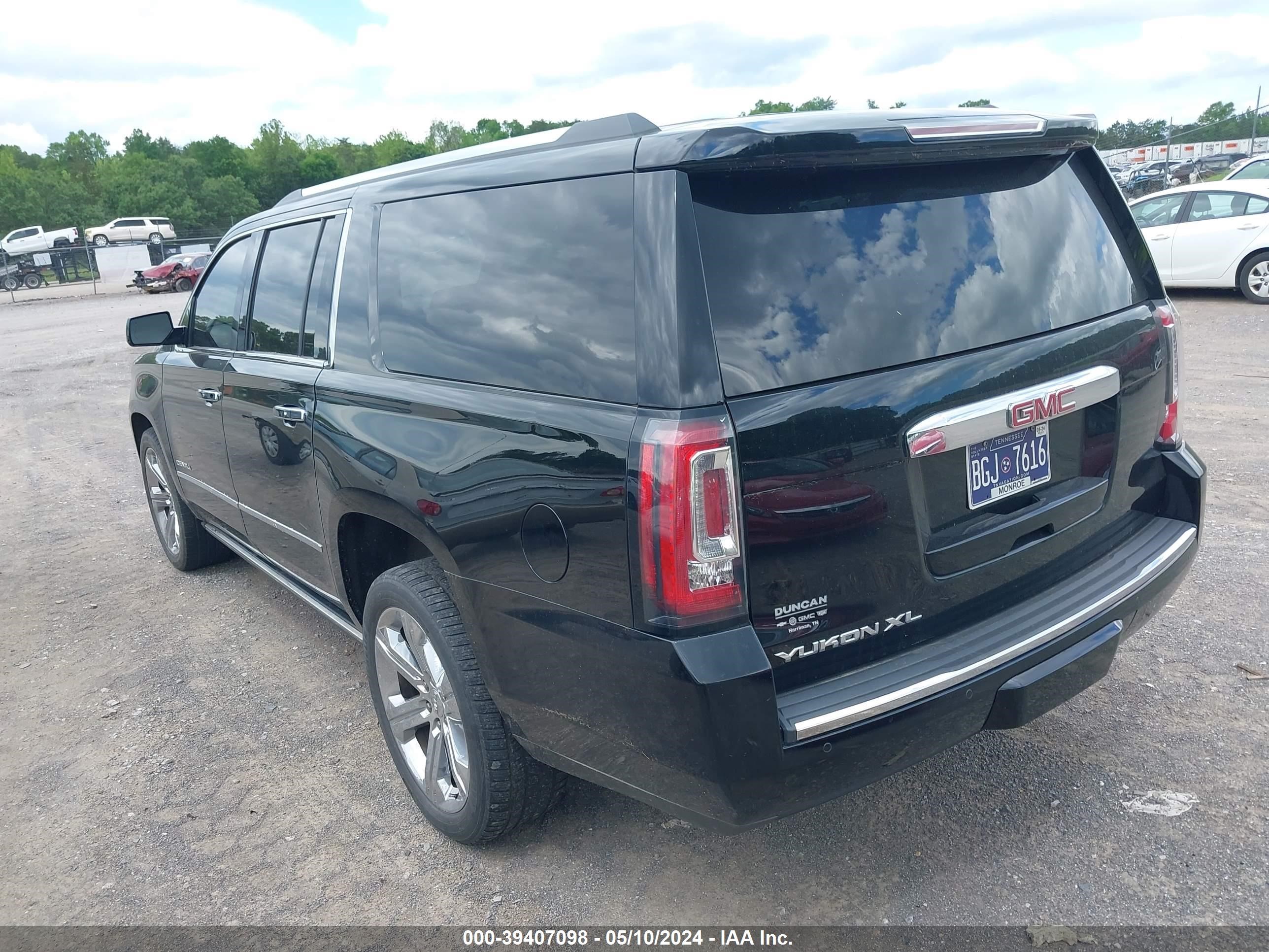 Photo 2 VIN: 1GKS2HKJ7GR286480 - GMC YUKON 