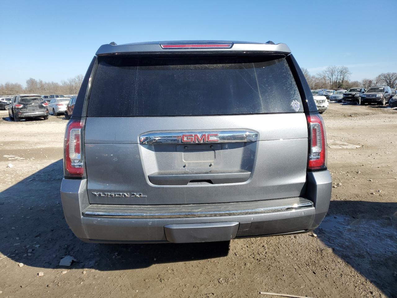 Photo 5 VIN: 1GKS2HKJ7JR323759 - GMC YUKON 