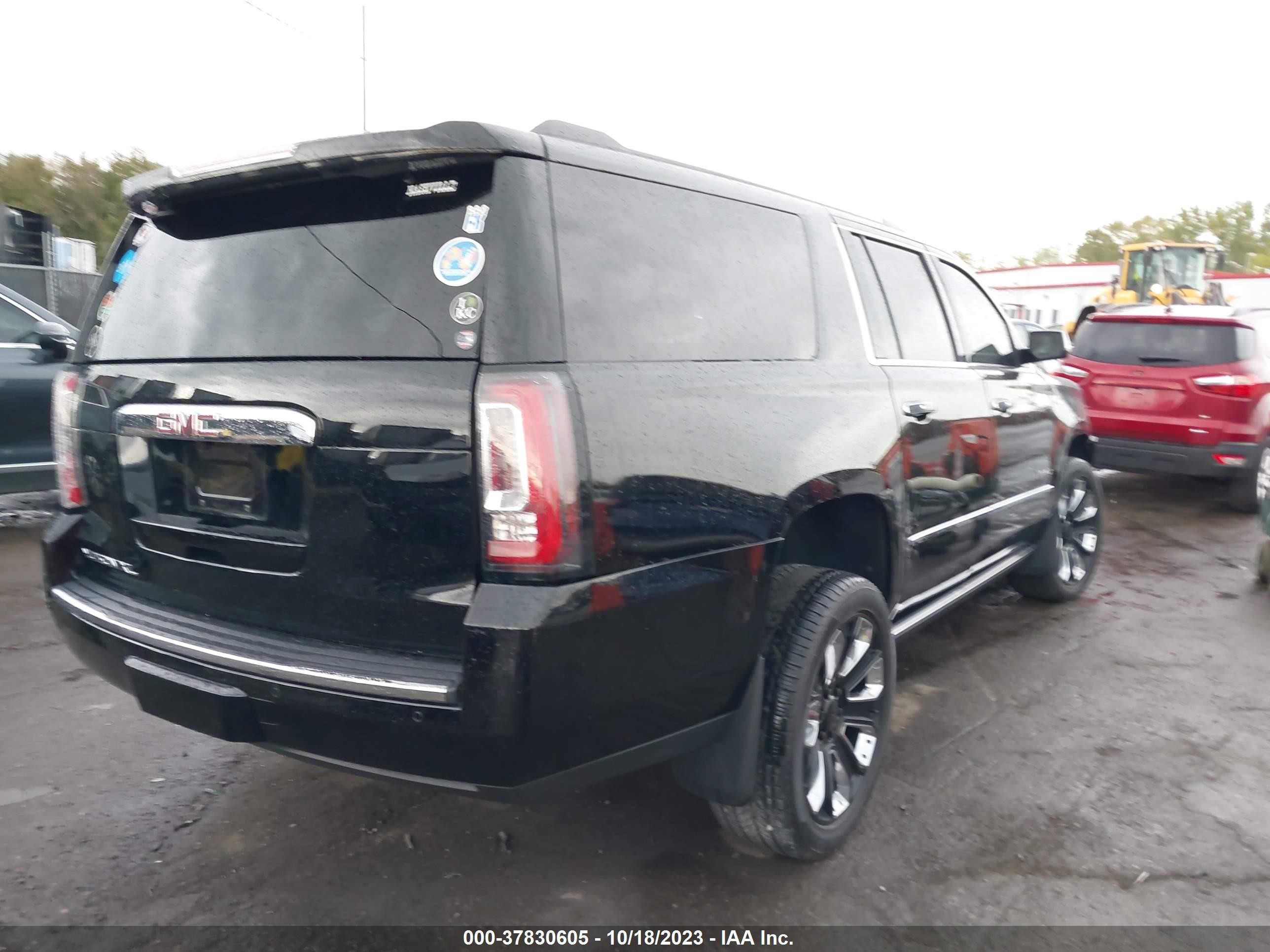 Photo 3 VIN: 1GKS2HKJ8JR358438 - GMC YUKON XL D 