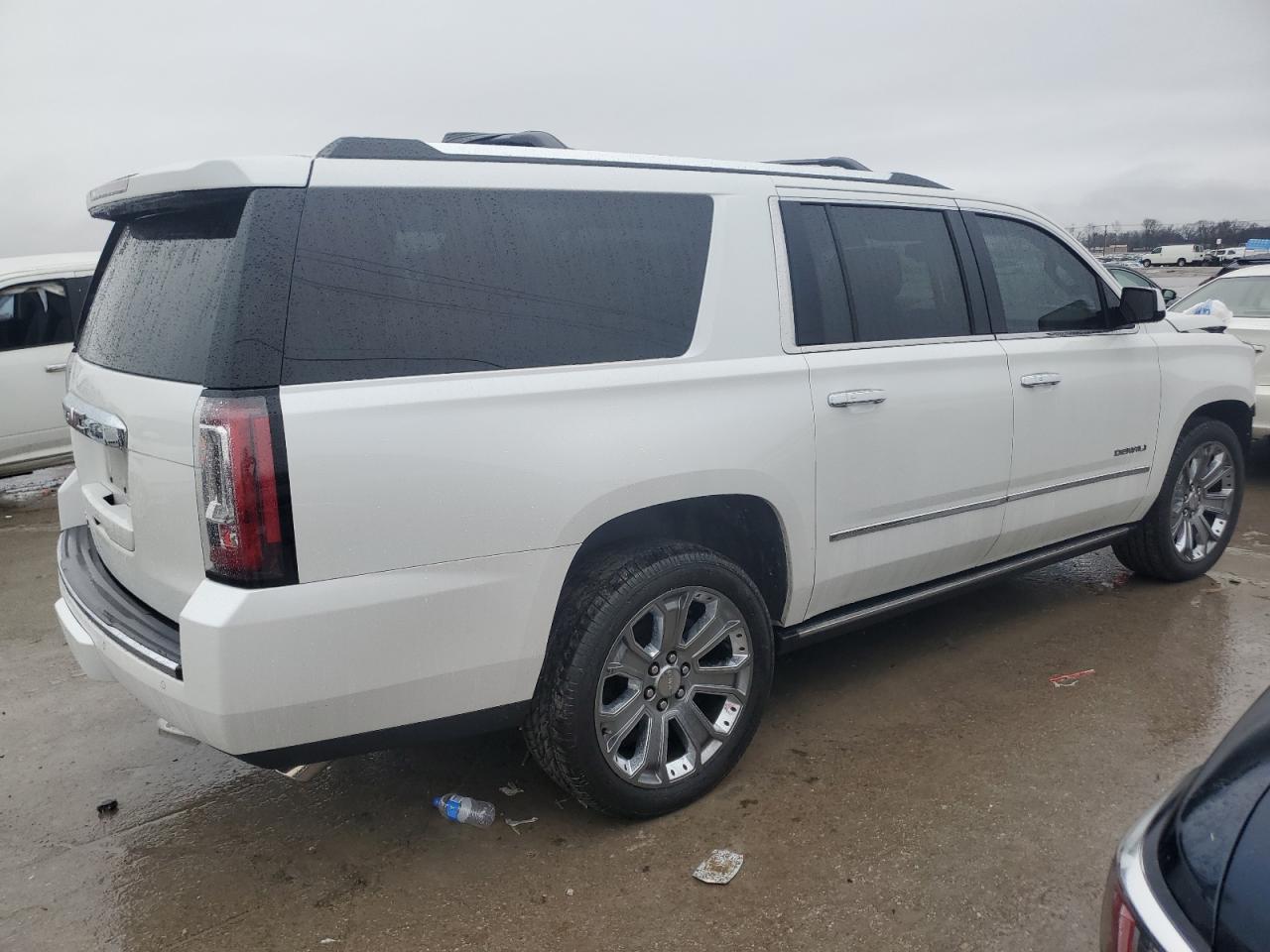 Photo 2 VIN: 1GKS2HKJXGR144964 - GMC YUKON 