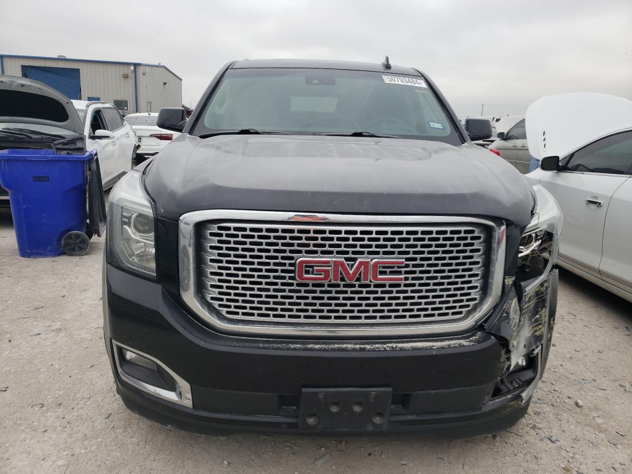 Photo 4 VIN: 1GKS2HKJXHR211791 - GMC YUKON 