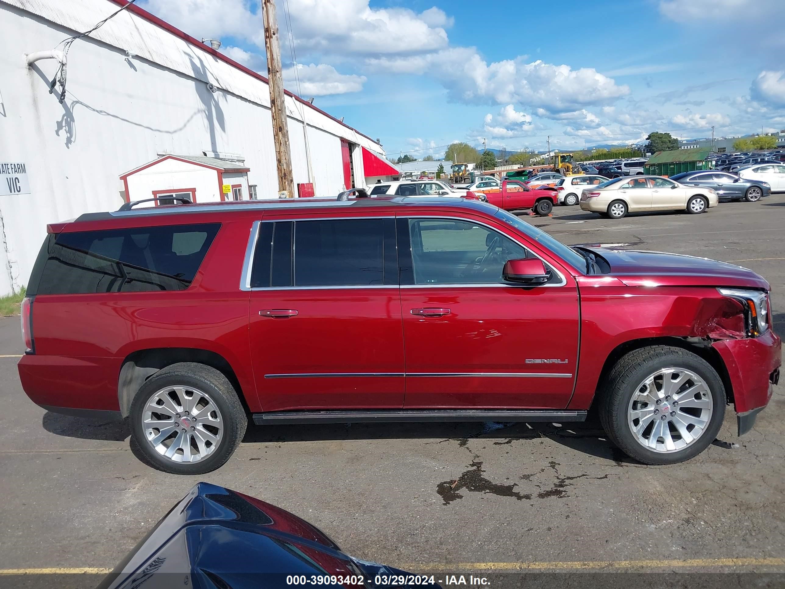 Photo 12 VIN: 1GKS2HKJXHR256231 - GMC YUKON XL 