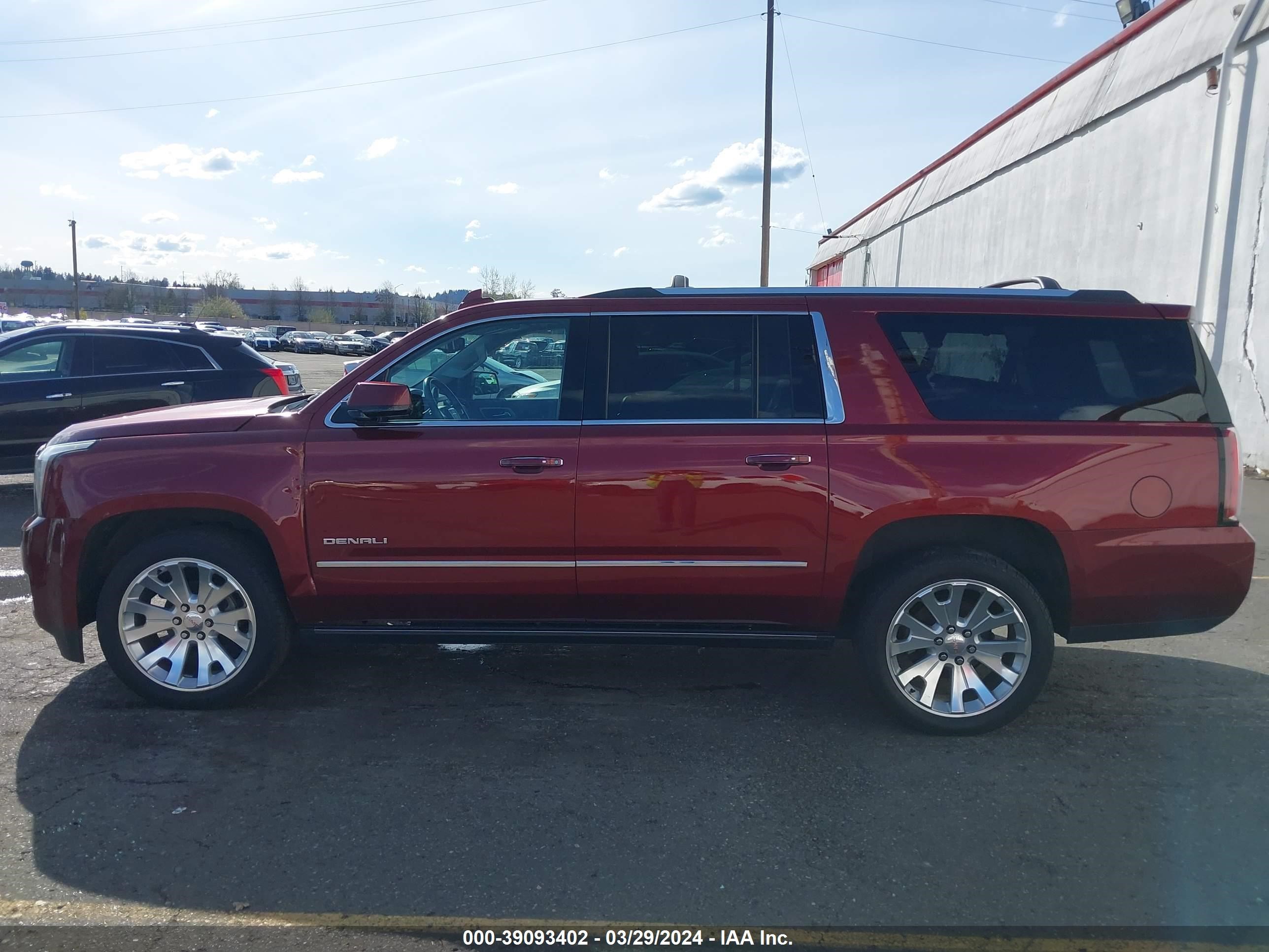 Photo 13 VIN: 1GKS2HKJXHR256231 - GMC YUKON XL 