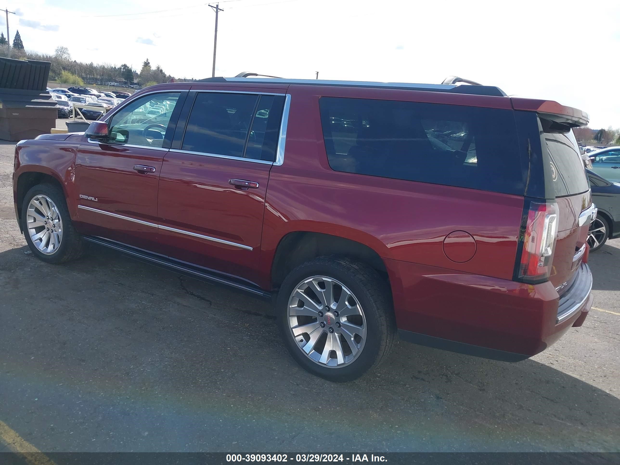 Photo 2 VIN: 1GKS2HKJXHR256231 - GMC YUKON XL 