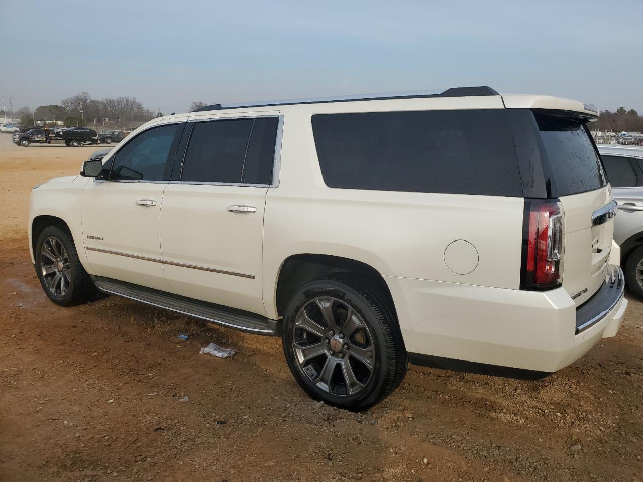 Photo 1 VIN: 1GKS2JKJ0FR303402 - GMC YUKON 