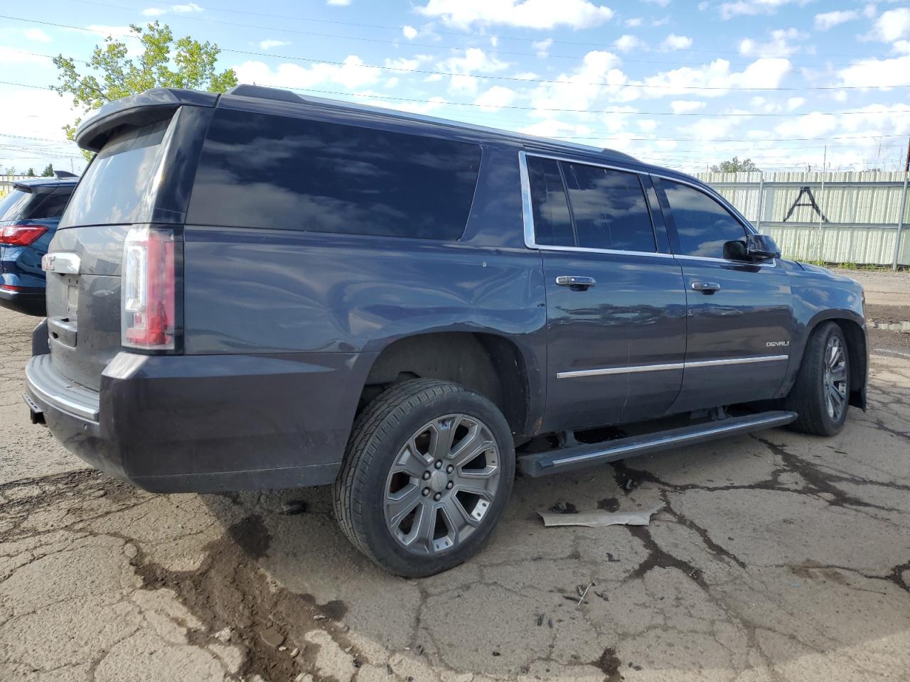 Photo 2 VIN: 1GKS2JKJ3FR502220 - GMC YUKON 