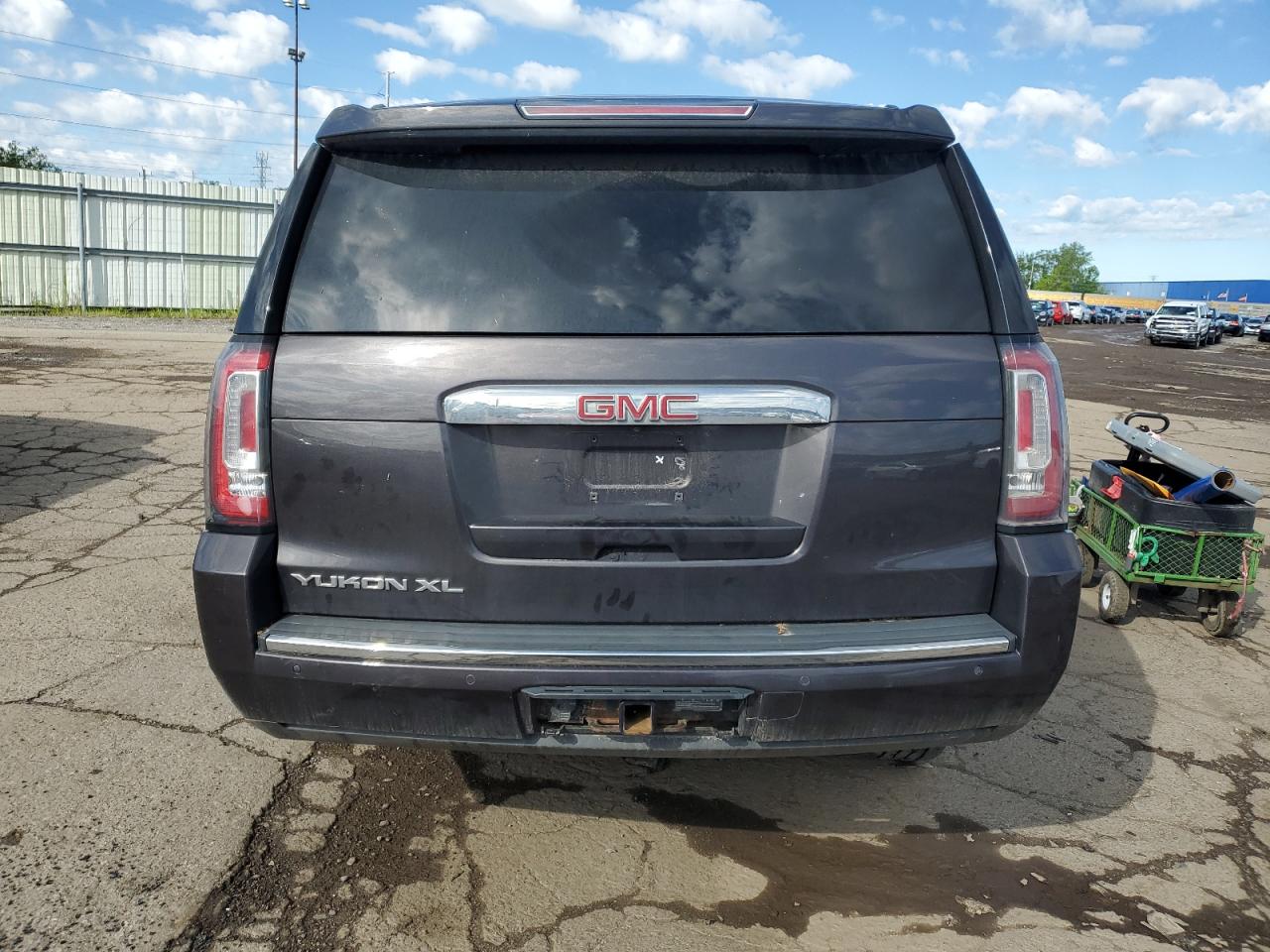 Photo 5 VIN: 1GKS2JKJ3FR502220 - GMC YUKON 