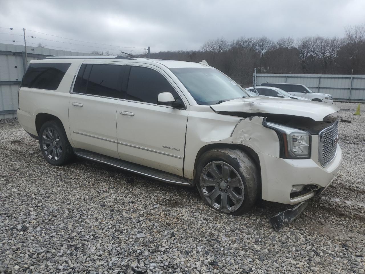 Photo 3 VIN: 1GKS2JKJ3FR614323 - GMC YUKON 