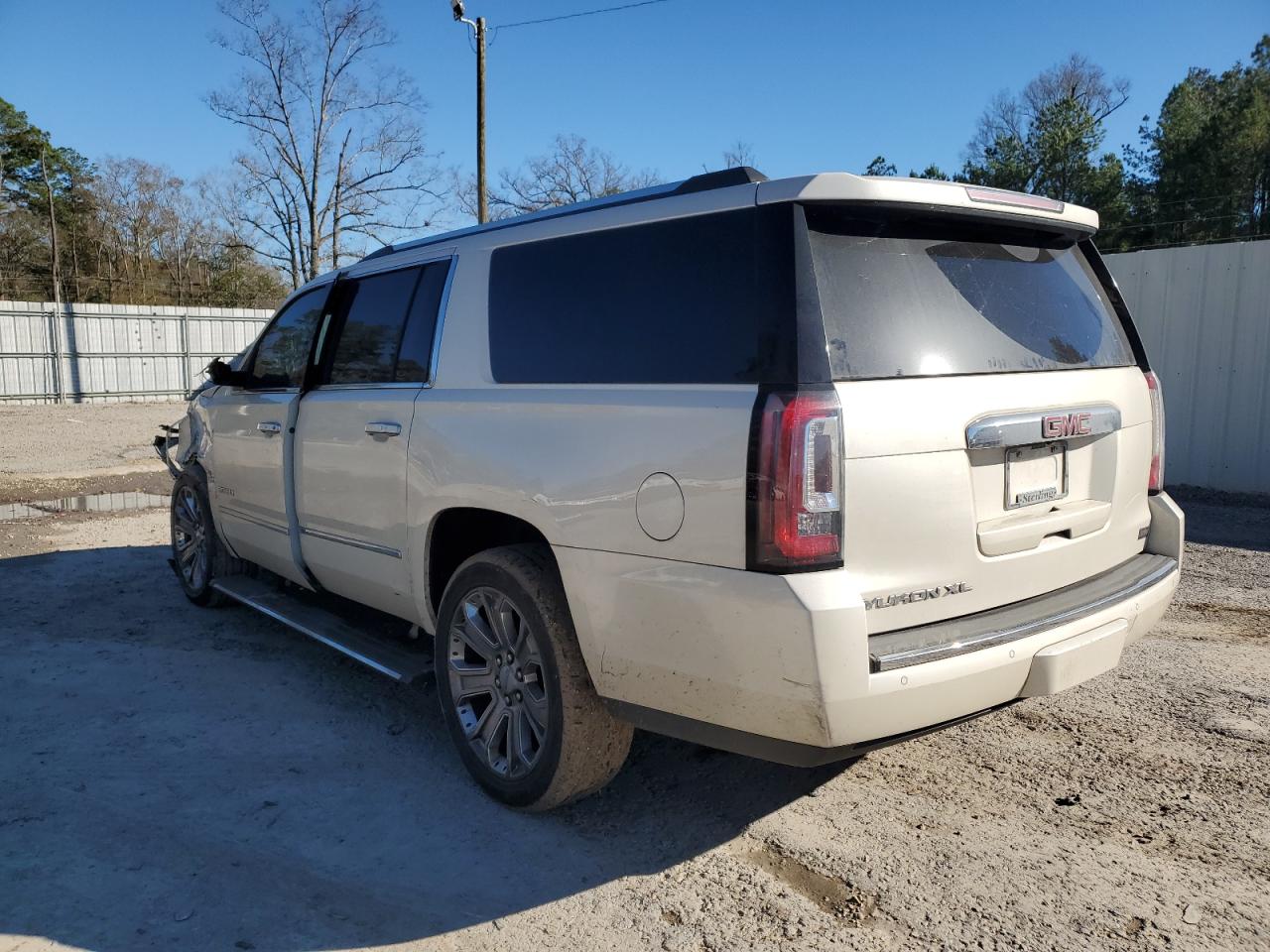 Photo 1 VIN: 1GKS2JKJ5FR537826 - GMC YUKON 