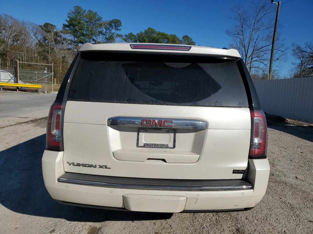 Photo 5 VIN: 1GKS2JKJ5FR537826 - GMC YUKON 