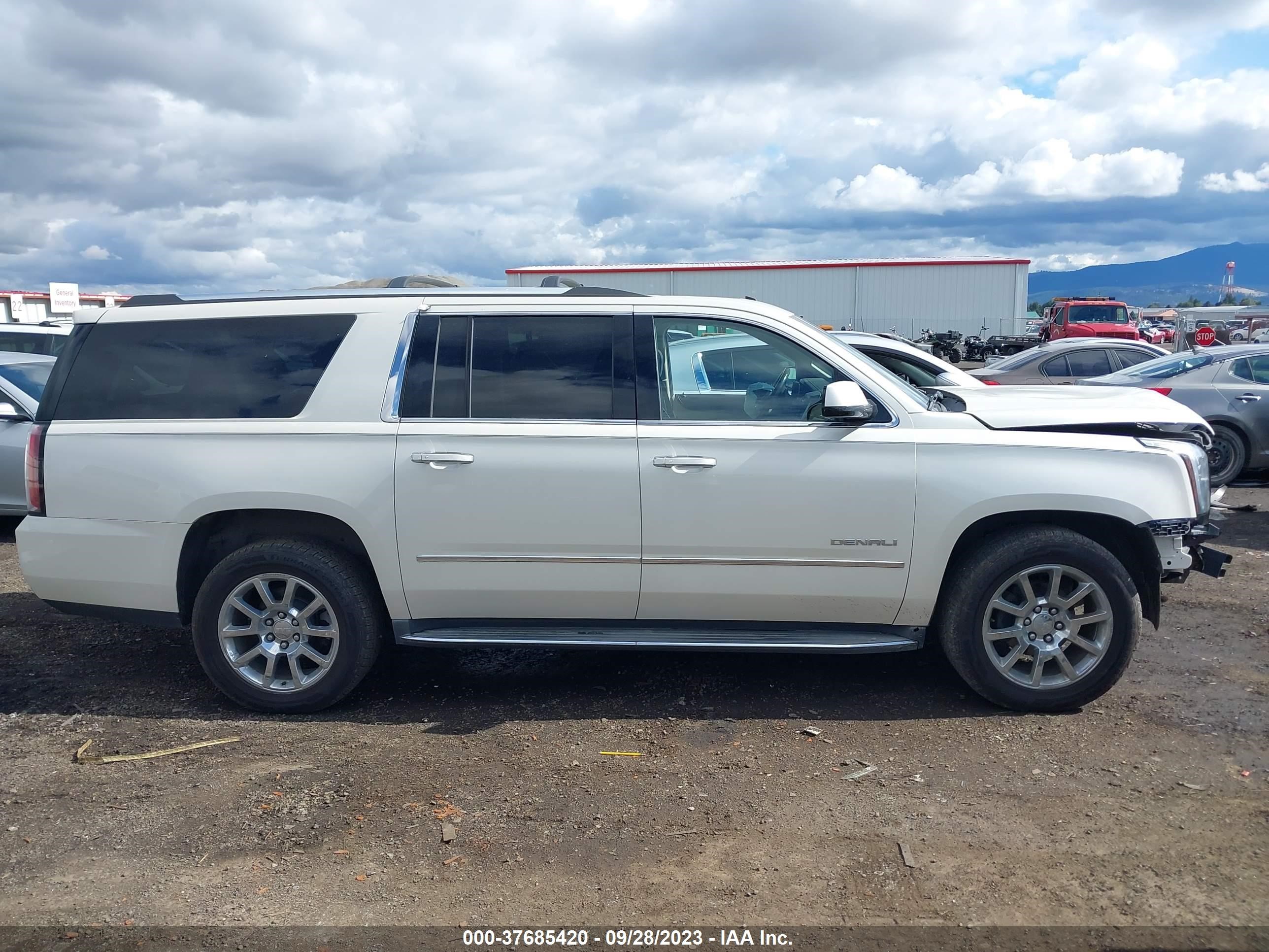 Photo 13 VIN: 1GKS2JKJ7FR135502 - GMC YUKON 