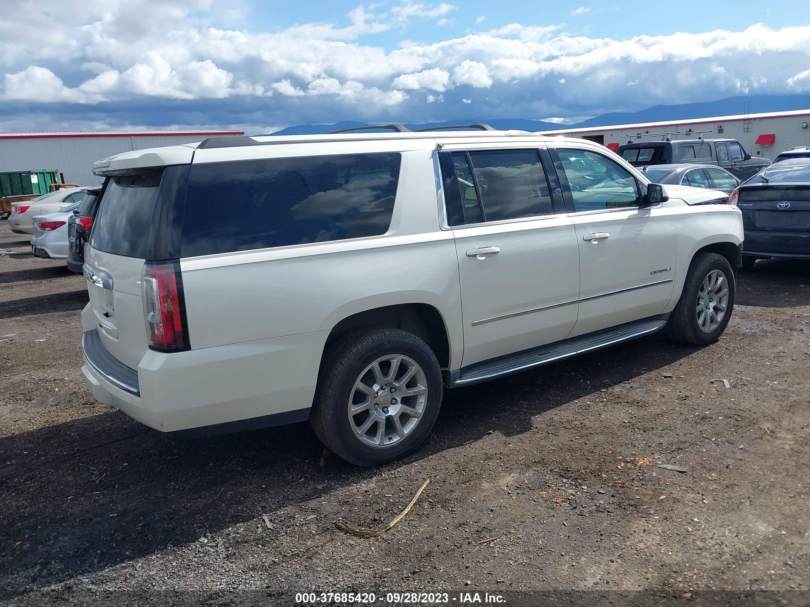 Photo 3 VIN: 1GKS2JKJ7FR135502 - GMC YUKON 