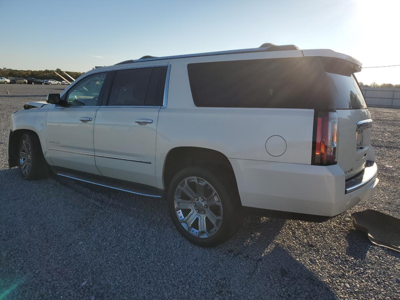 Photo 1 VIN: 1GKS2JKJ8FR530370 - GMC YUKON 