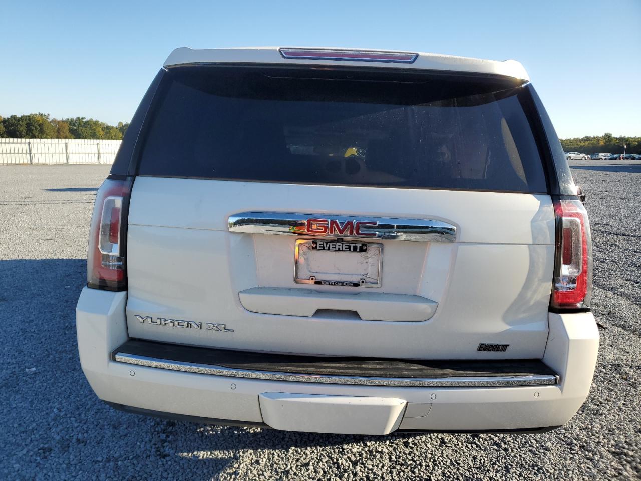 Photo 5 VIN: 1GKS2JKJ8FR530370 - GMC YUKON 