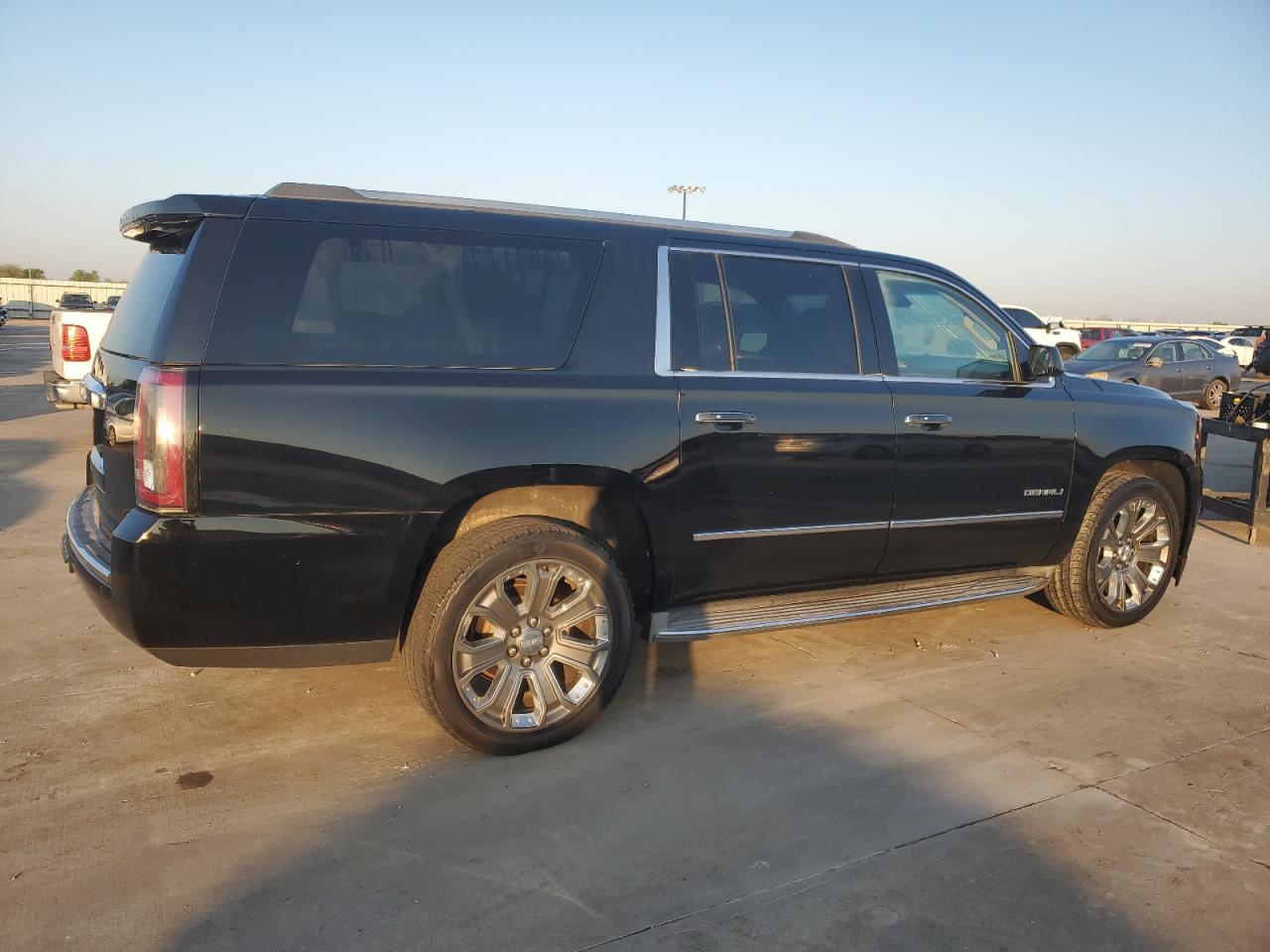 Photo 2 VIN: 1GKS2JKJ9FR306993 - GMC YUKON 