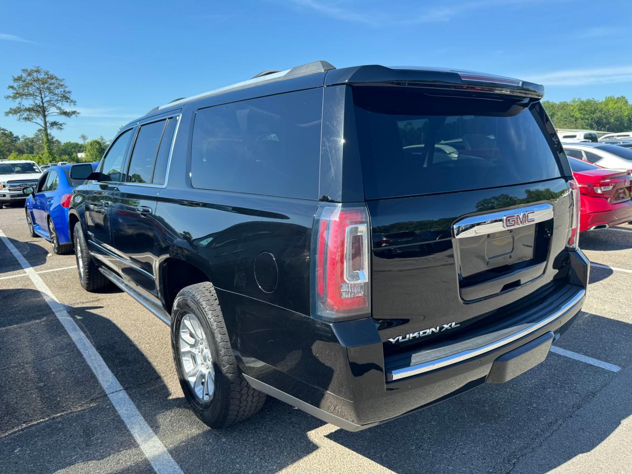 Photo 2 VIN: 1GKS2JKJ9FR710585 - GMC YUKON 