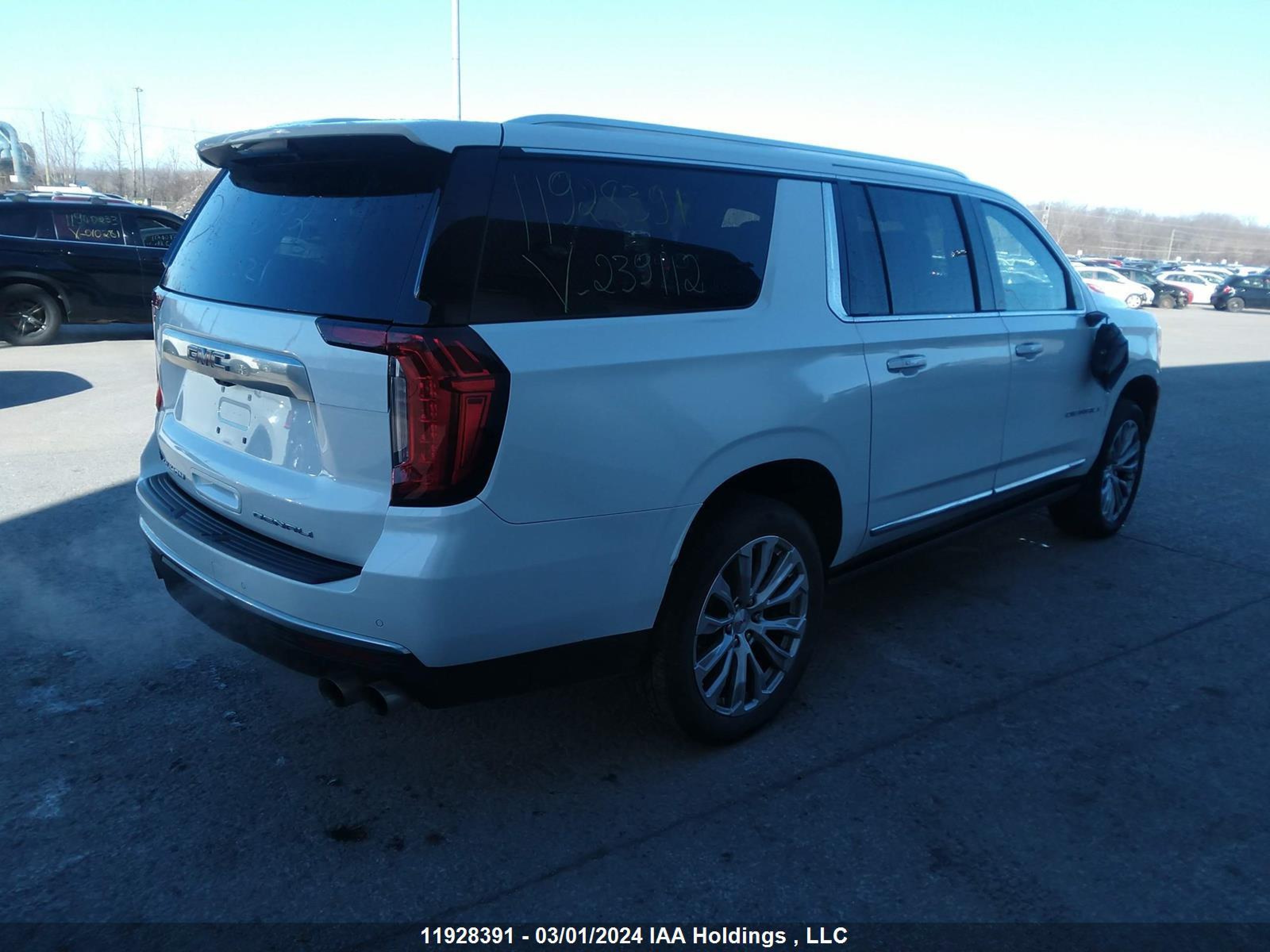 Photo 3 VIN: 1GKS2JKL1MR239112 - GMC YUKON 