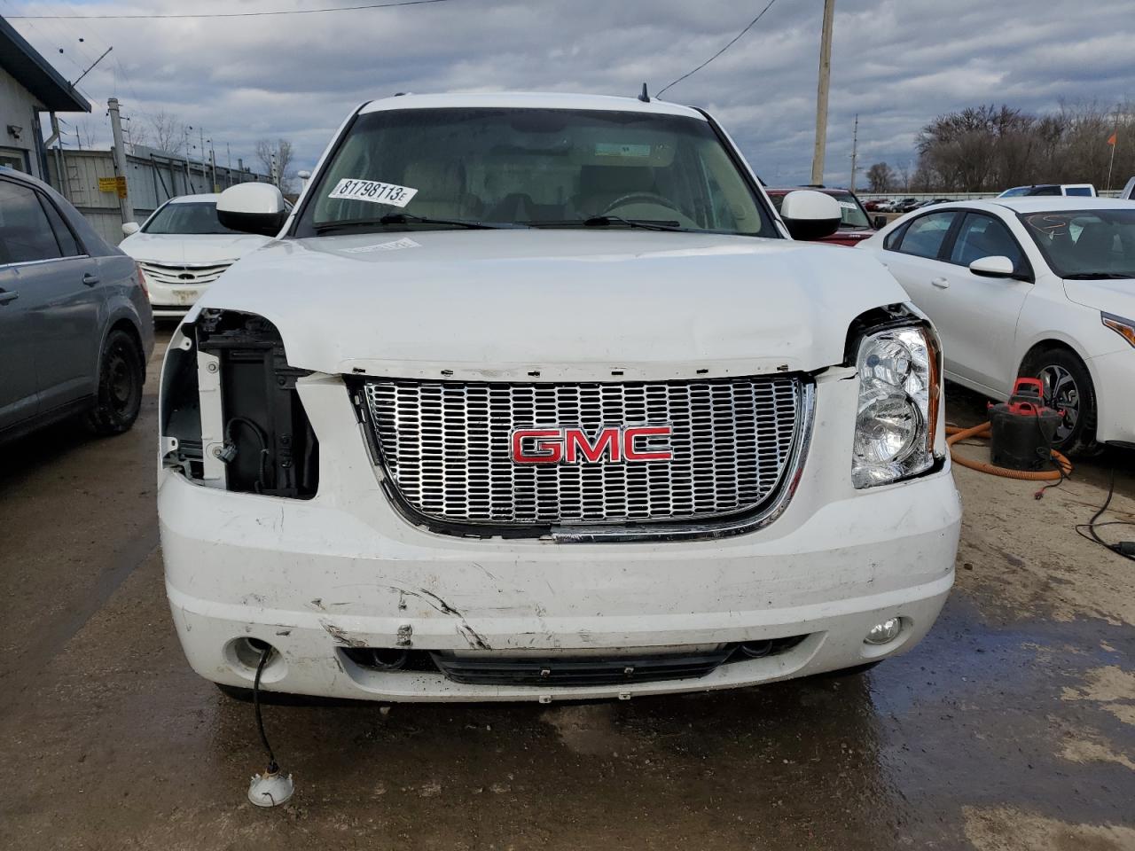 Photo 4 VIN: 1GKS2KE31BR225046 - GMC YUKON 