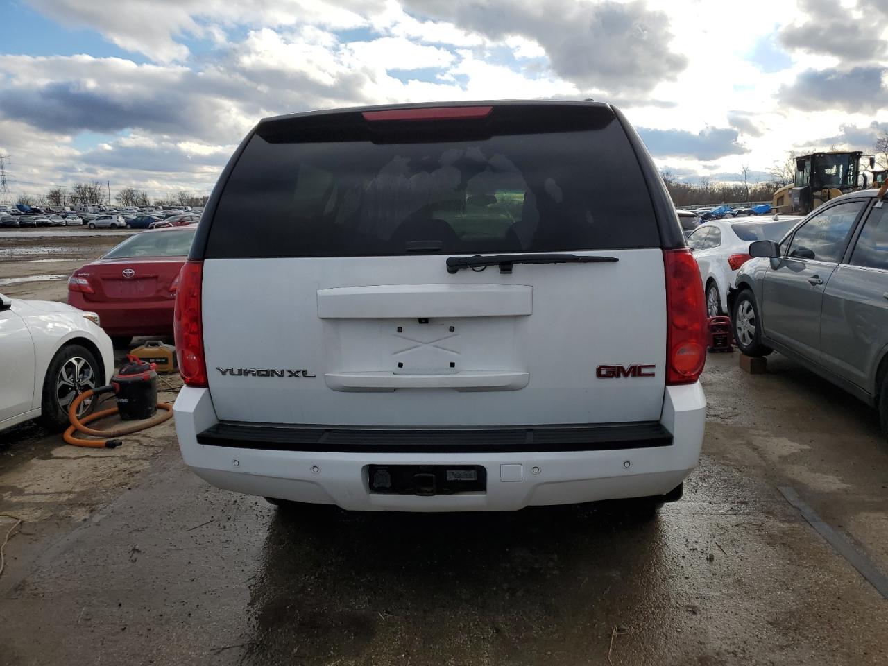 Photo 5 VIN: 1GKS2KE31BR225046 - GMC YUKON 