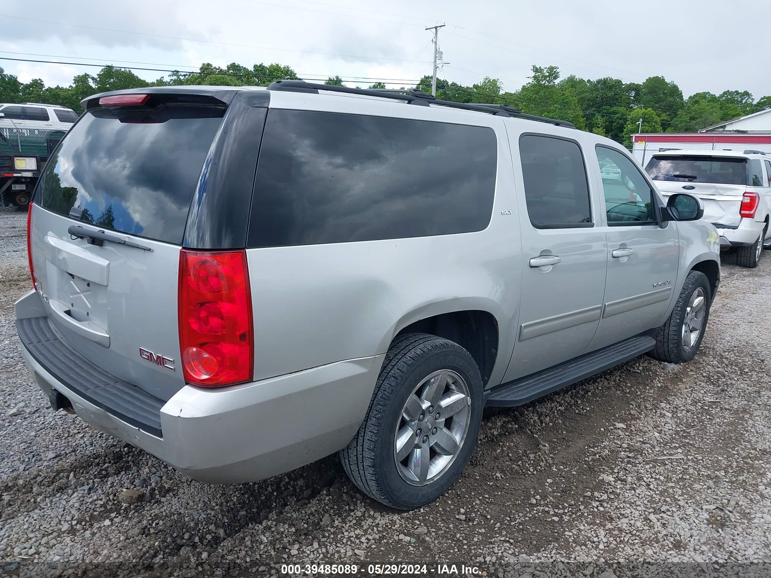 Photo 3 VIN: 1GKS2KE33BR221662 - GMC NULL 