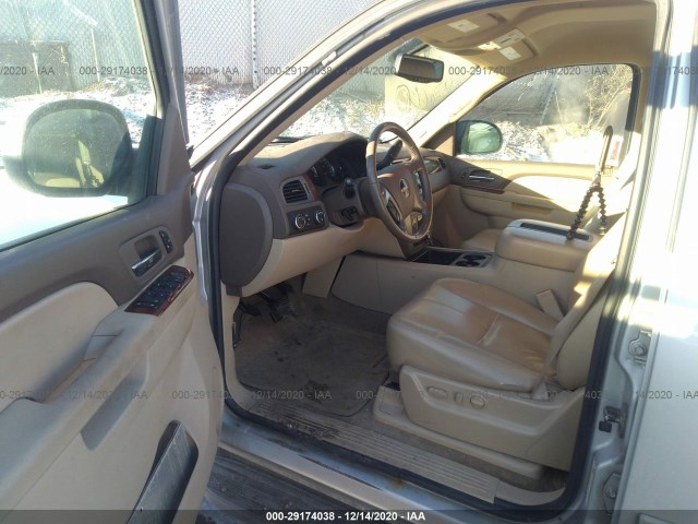 Photo 4 VIN: 1GKS2KE33BR225355 - GMC YUKON XL 