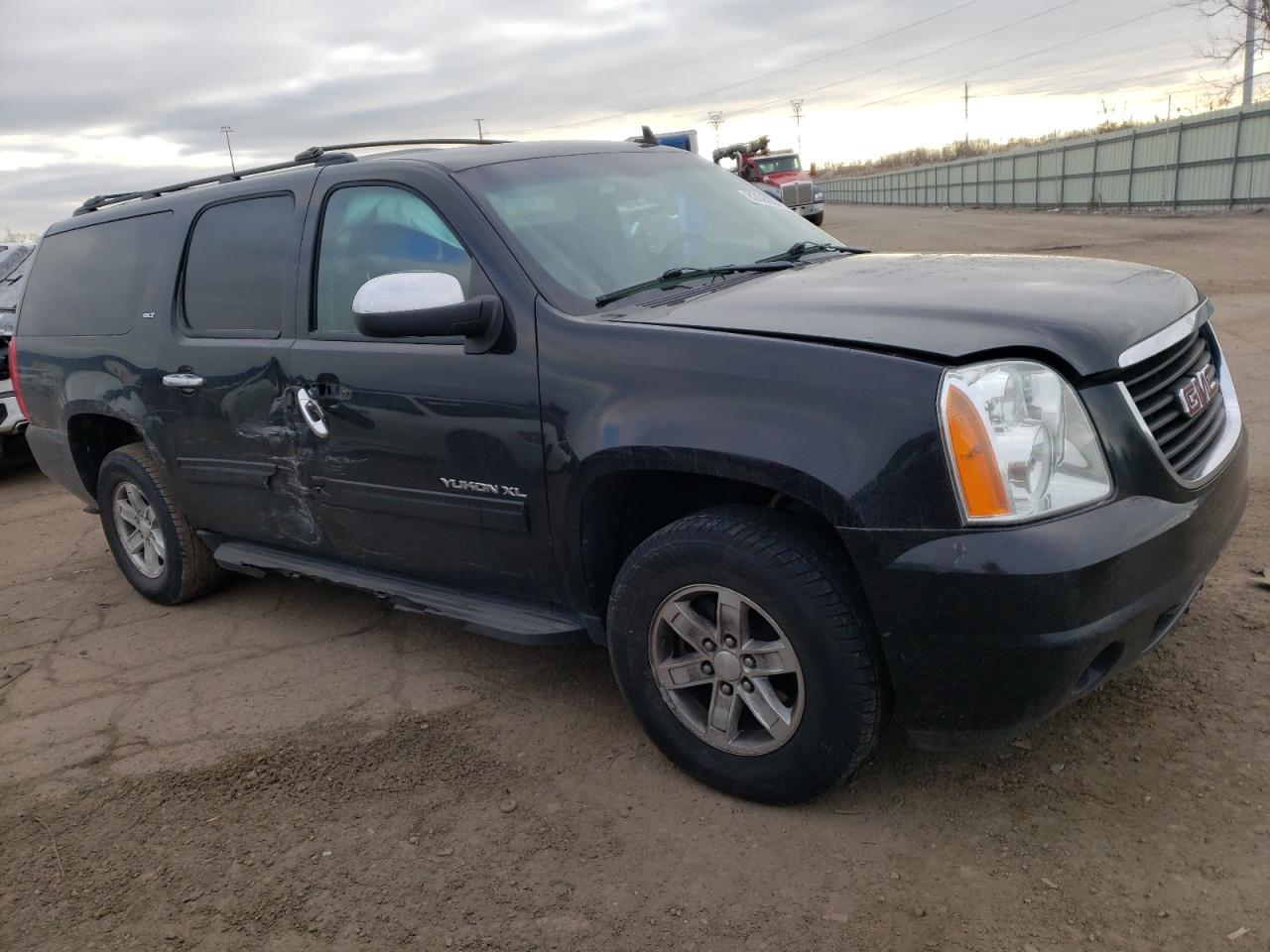 Photo 3 VIN: 1GKS2KE33BR307795 - GMC YUKON 