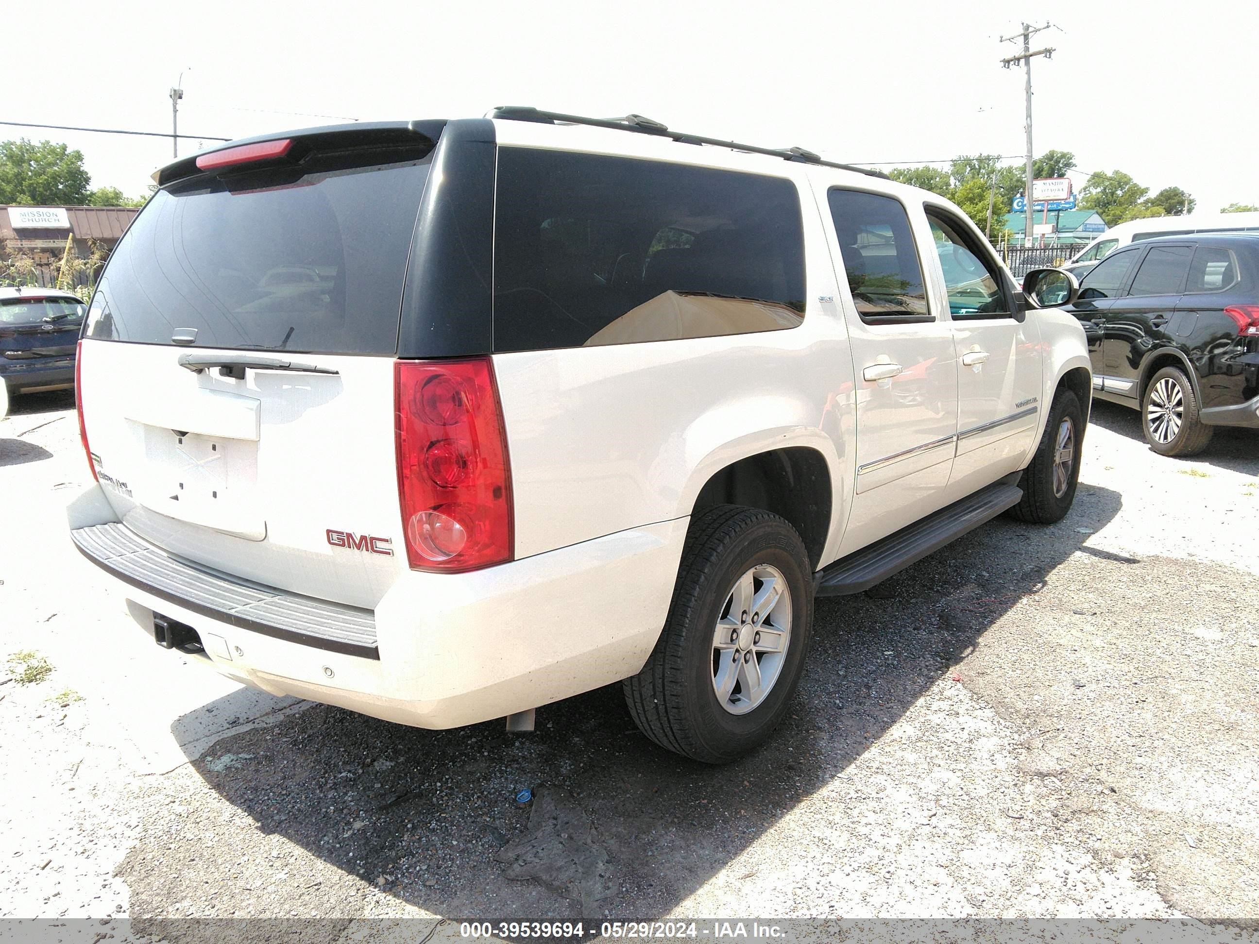 Photo 3 VIN: 1GKS2KE34BR225543 - GMC NULL 