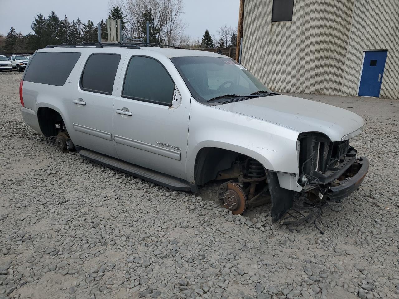 Photo 3 VIN: 1GKS2KE36BR290247 - GMC YUKON 