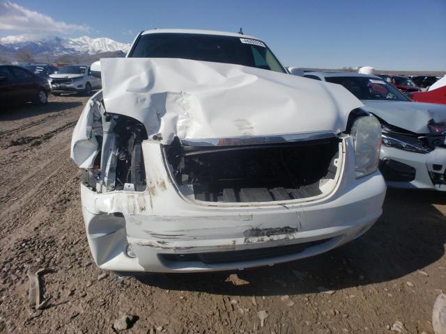 Photo 4 VIN: 1GKS2KE39BR392450 - GMC YUKON 