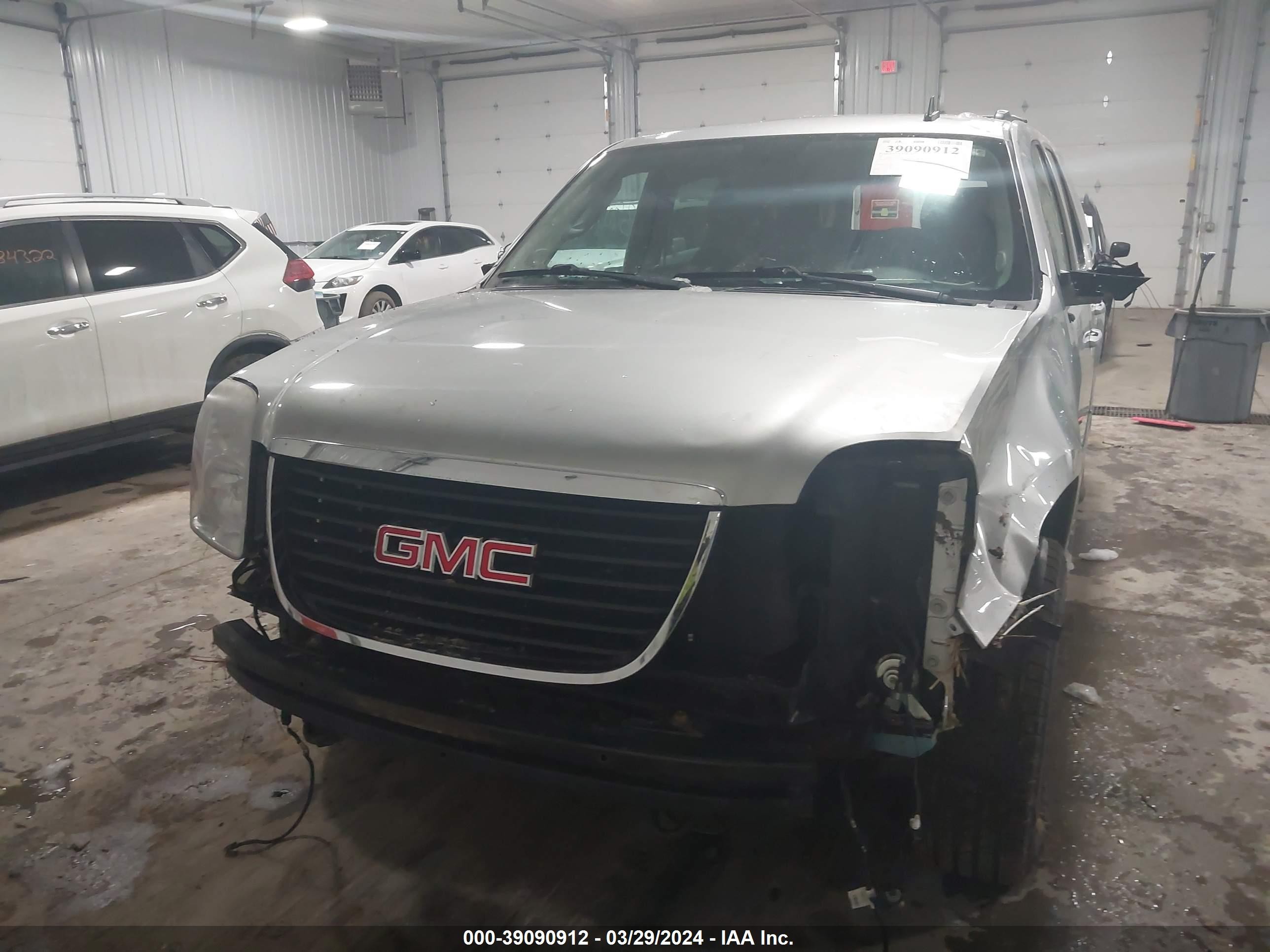 Photo 5 VIN: 1GKS2KE74CR116830 - GMC NULL 