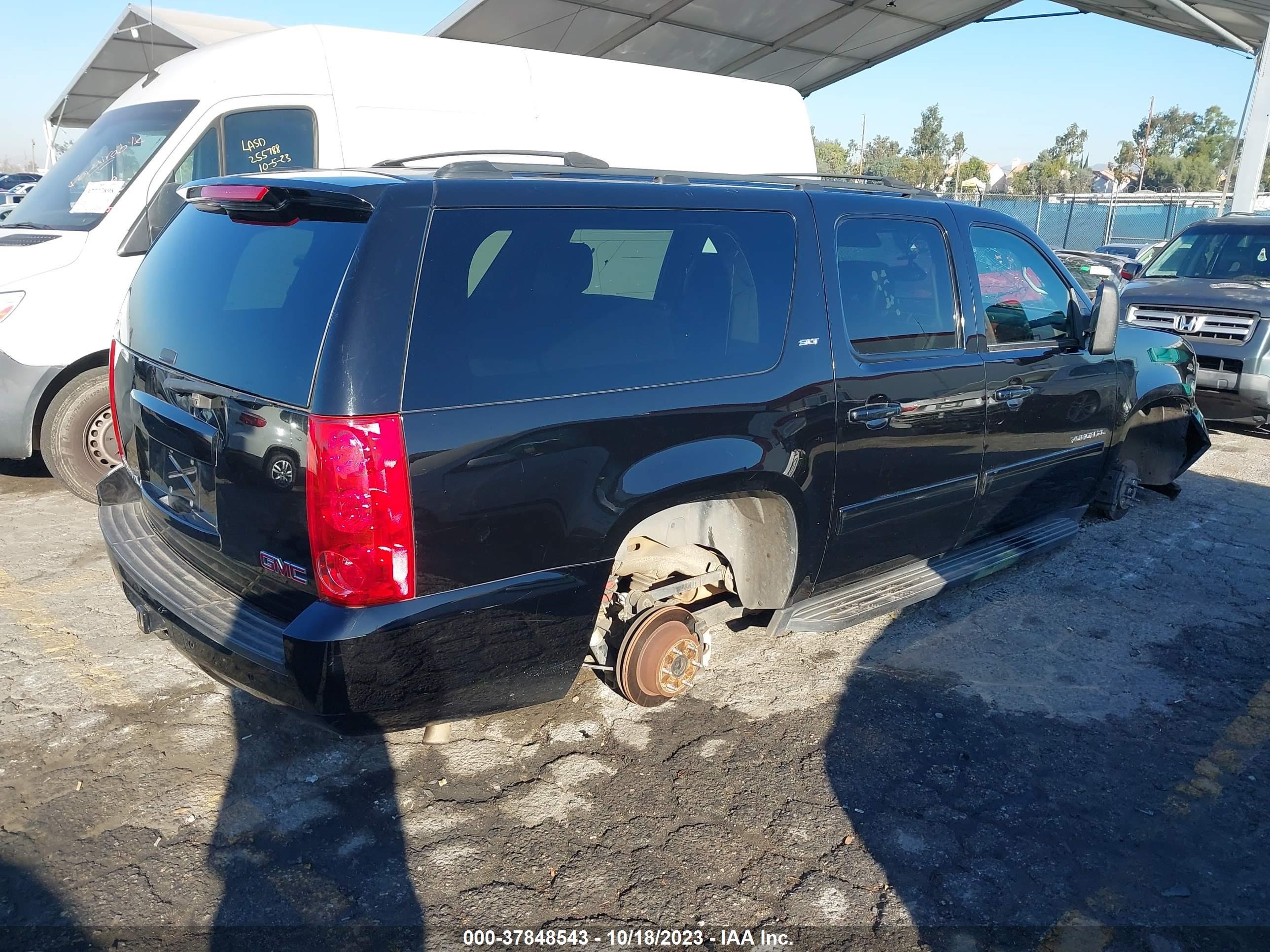 Photo 3 VIN: 1GKS2KE7XDR343425 - GMC YUKON 