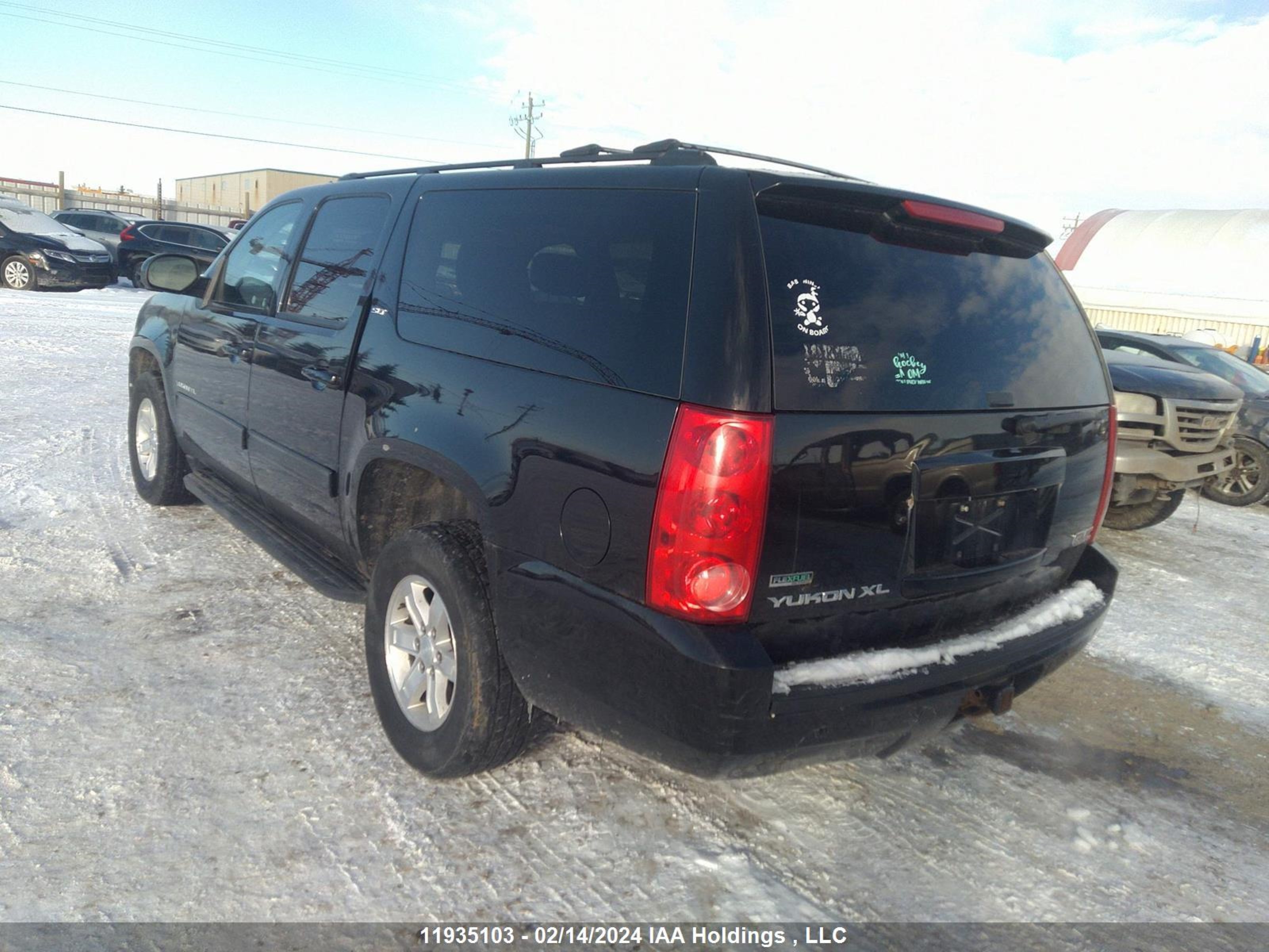 Photo 2 VIN: 1GKS2LE31BR323144 - GMC YUKON 