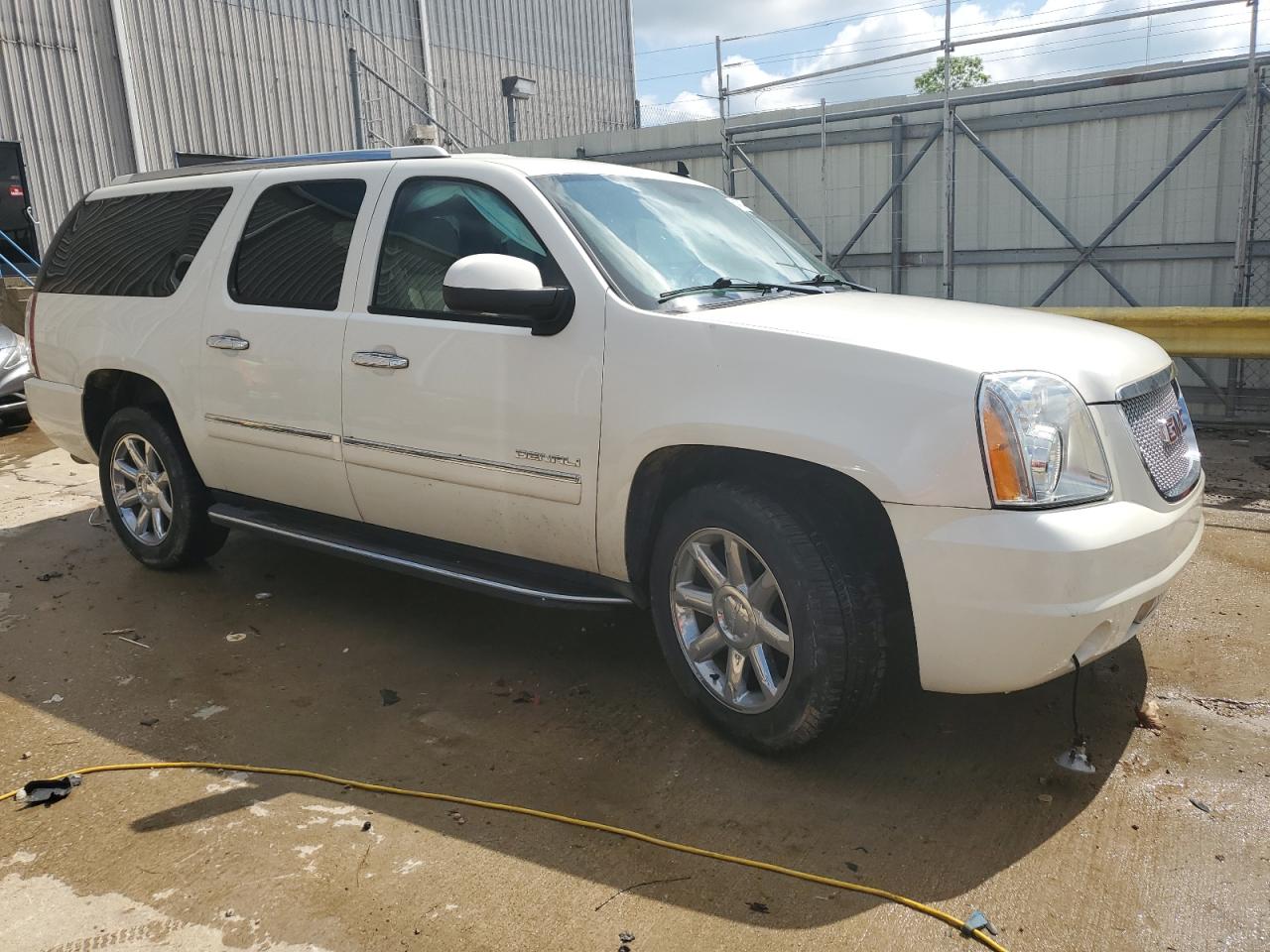 Photo 3 VIN: 1GKS2MEF0ER241796 - GMC YUKON 