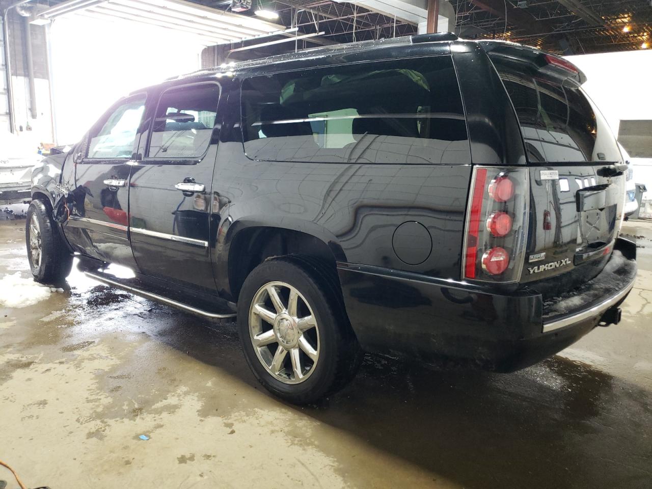 Photo 1 VIN: 1GKS2MEF1CR222977 - GMC YUKON 