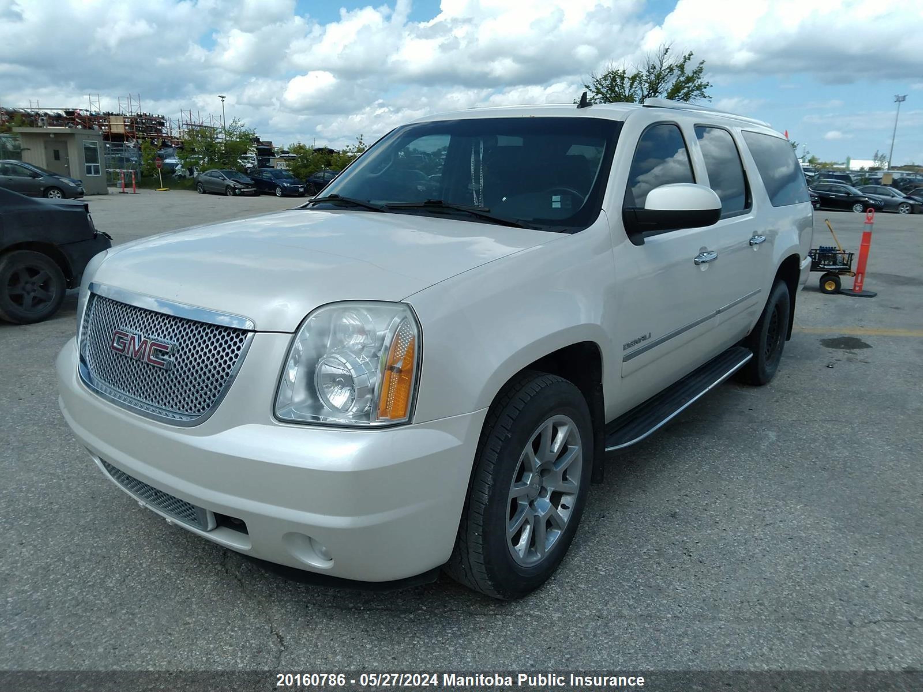 Photo 1 VIN: 1GKS2MEF3CR189450 - GMC YUKON 