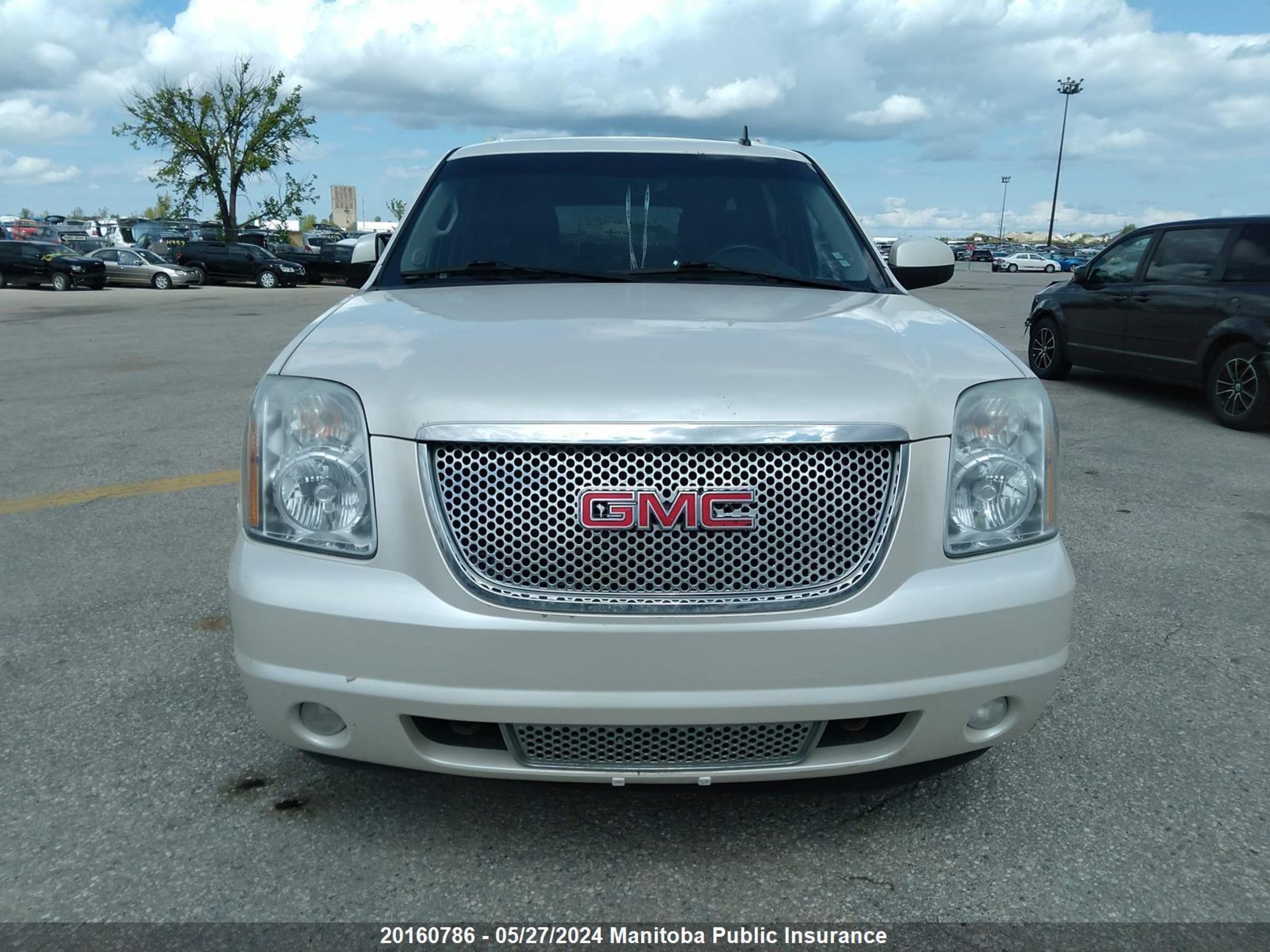 Photo 11 VIN: 1GKS2MEF3CR189450 - GMC YUKON 