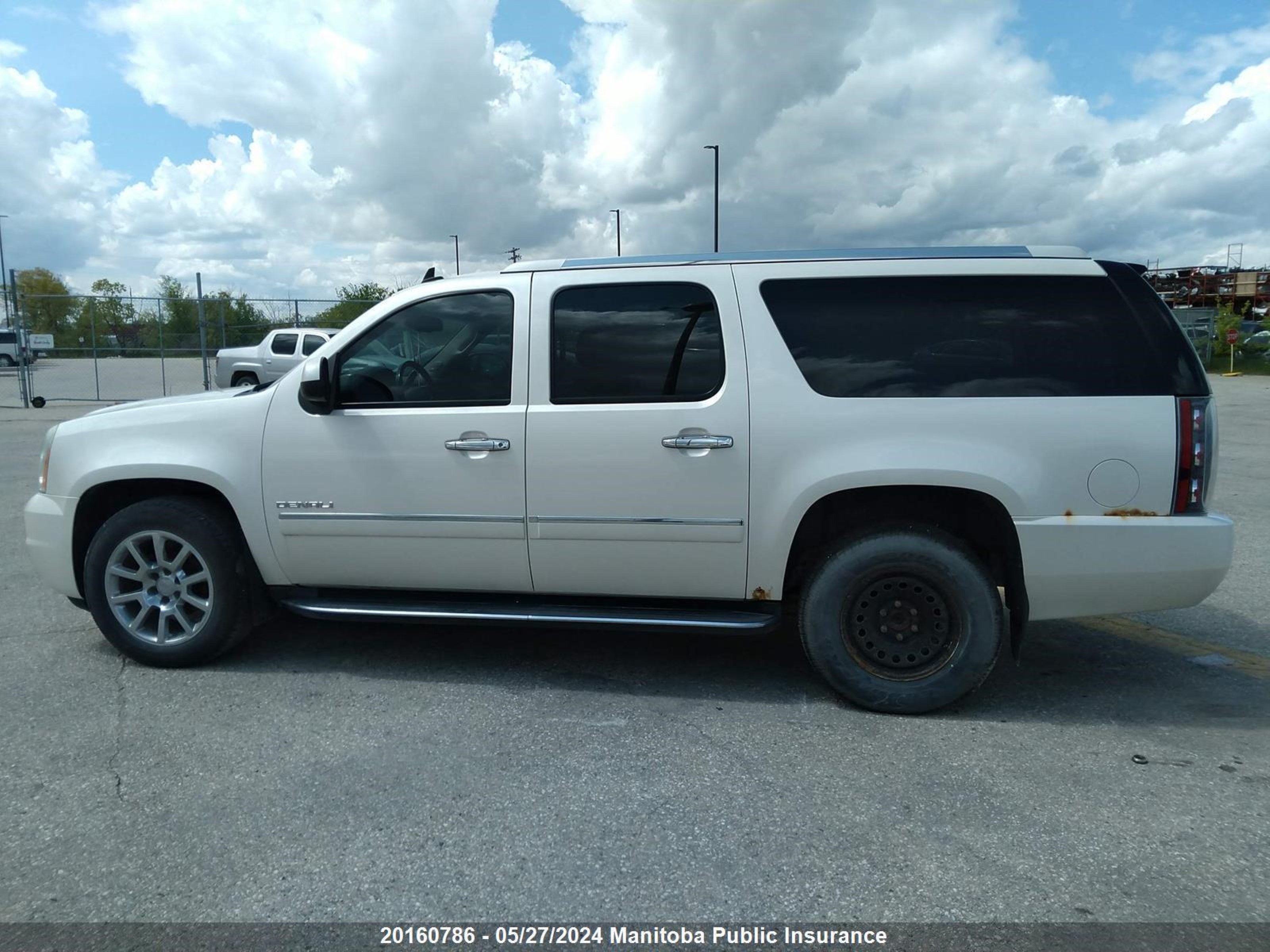 Photo 13 VIN: 1GKS2MEF3CR189450 - GMC YUKON 