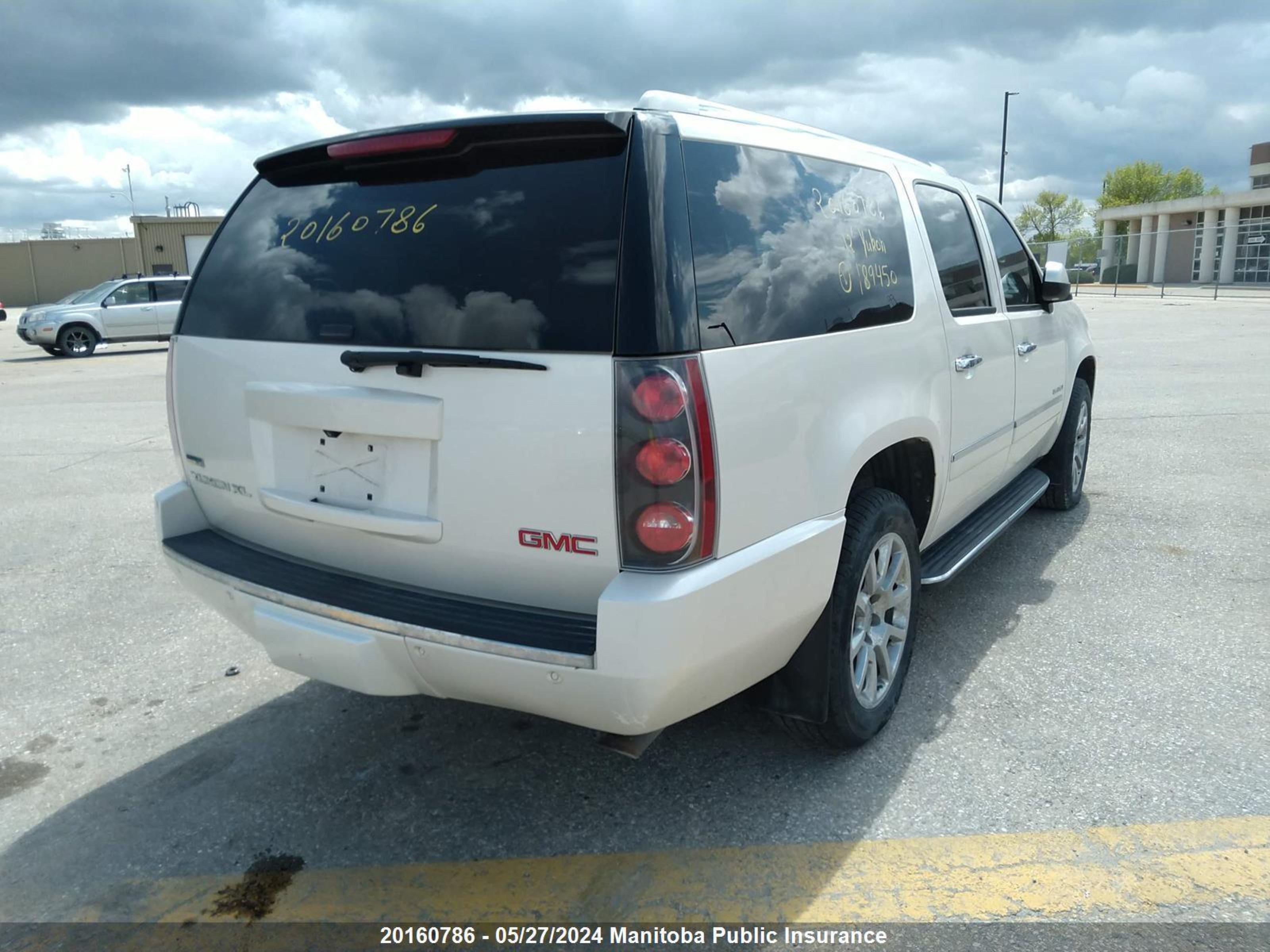 Photo 3 VIN: 1GKS2MEF3CR189450 - GMC YUKON 