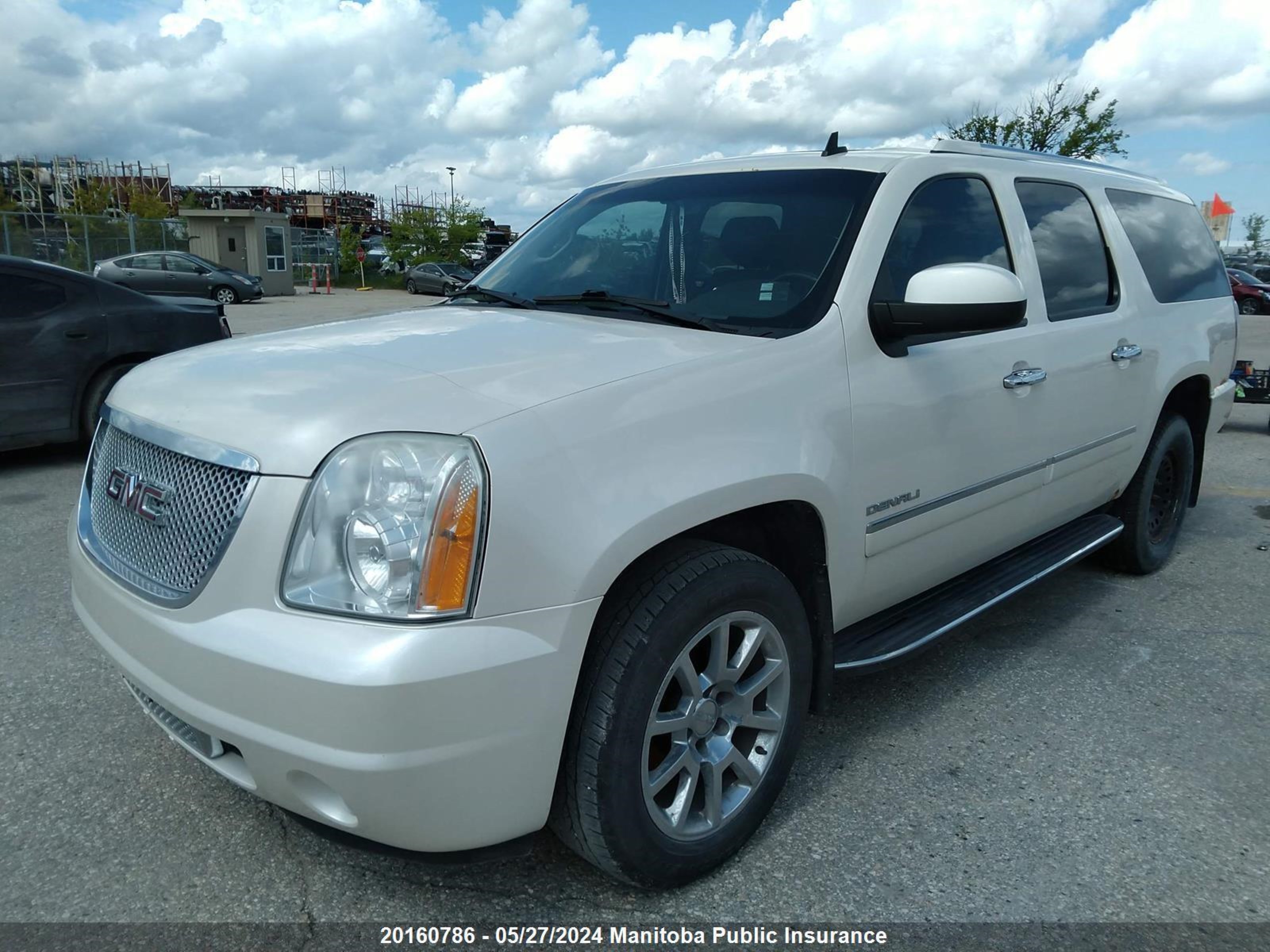 Photo 5 VIN: 1GKS2MEF3CR189450 - GMC YUKON 