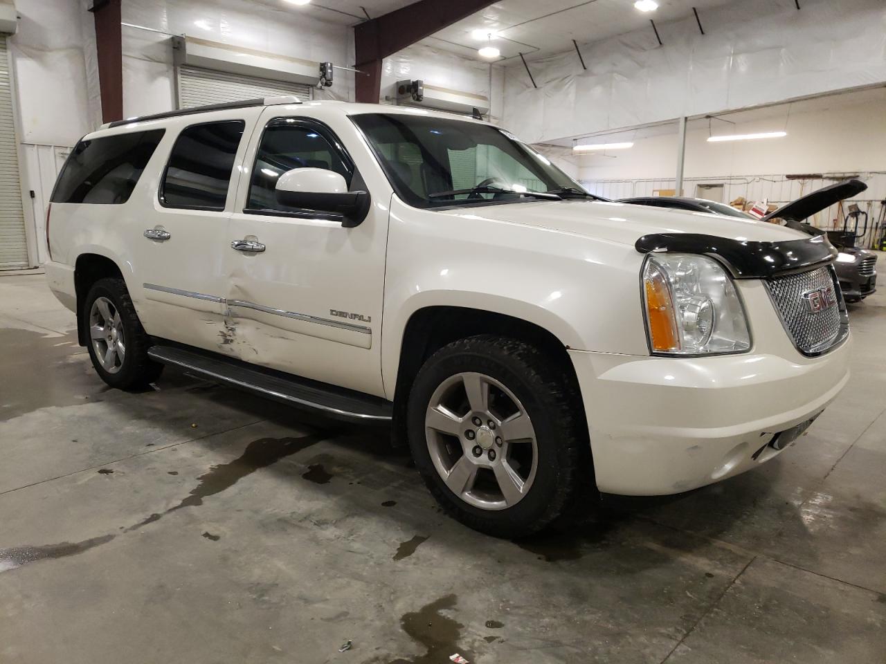 Photo 3 VIN: 1GKS2MEF5BR343087 - GMC YUKON 