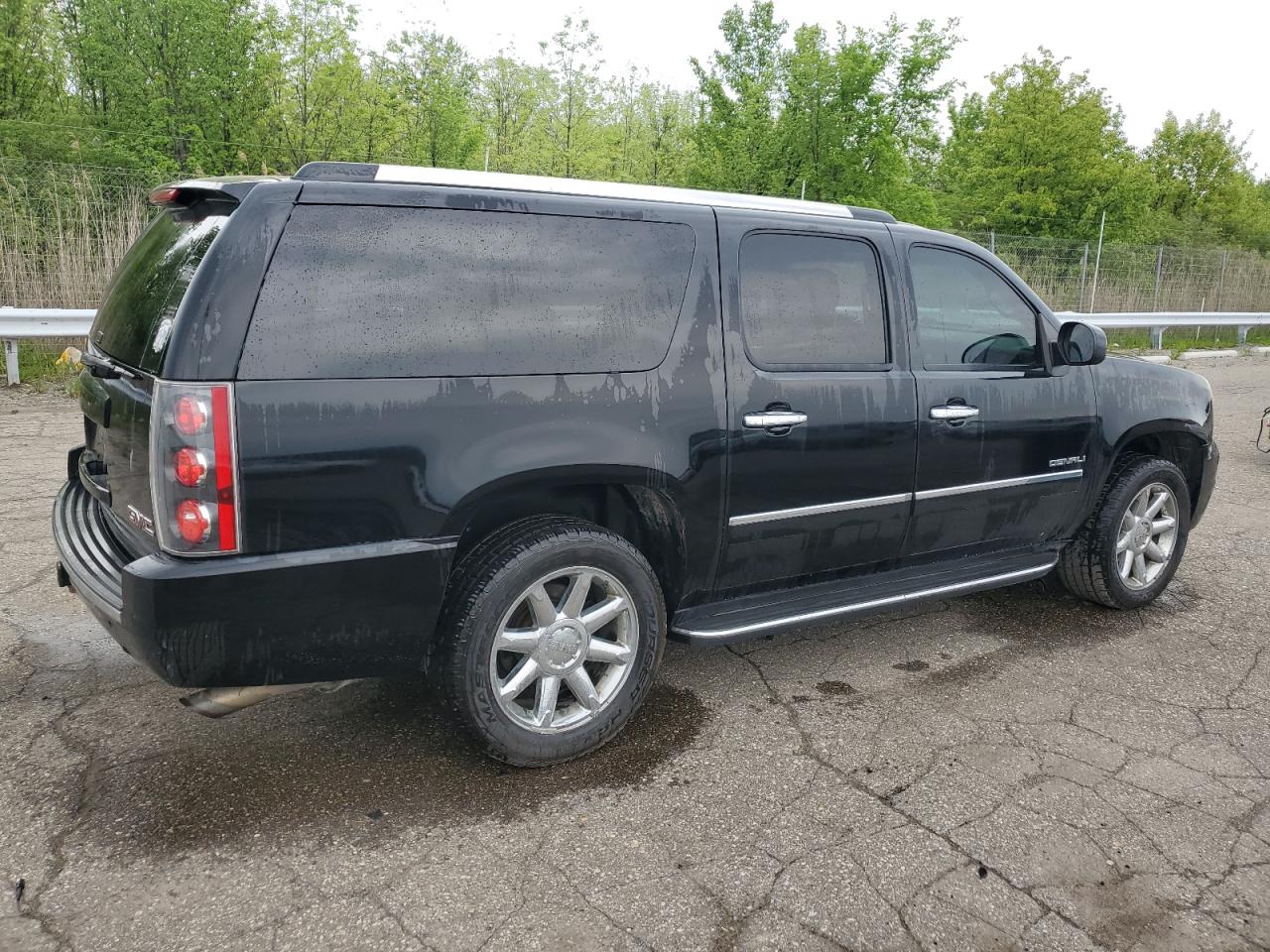 Photo 2 VIN: 1GKS2MEF5CR257621 - GMC YUKON 