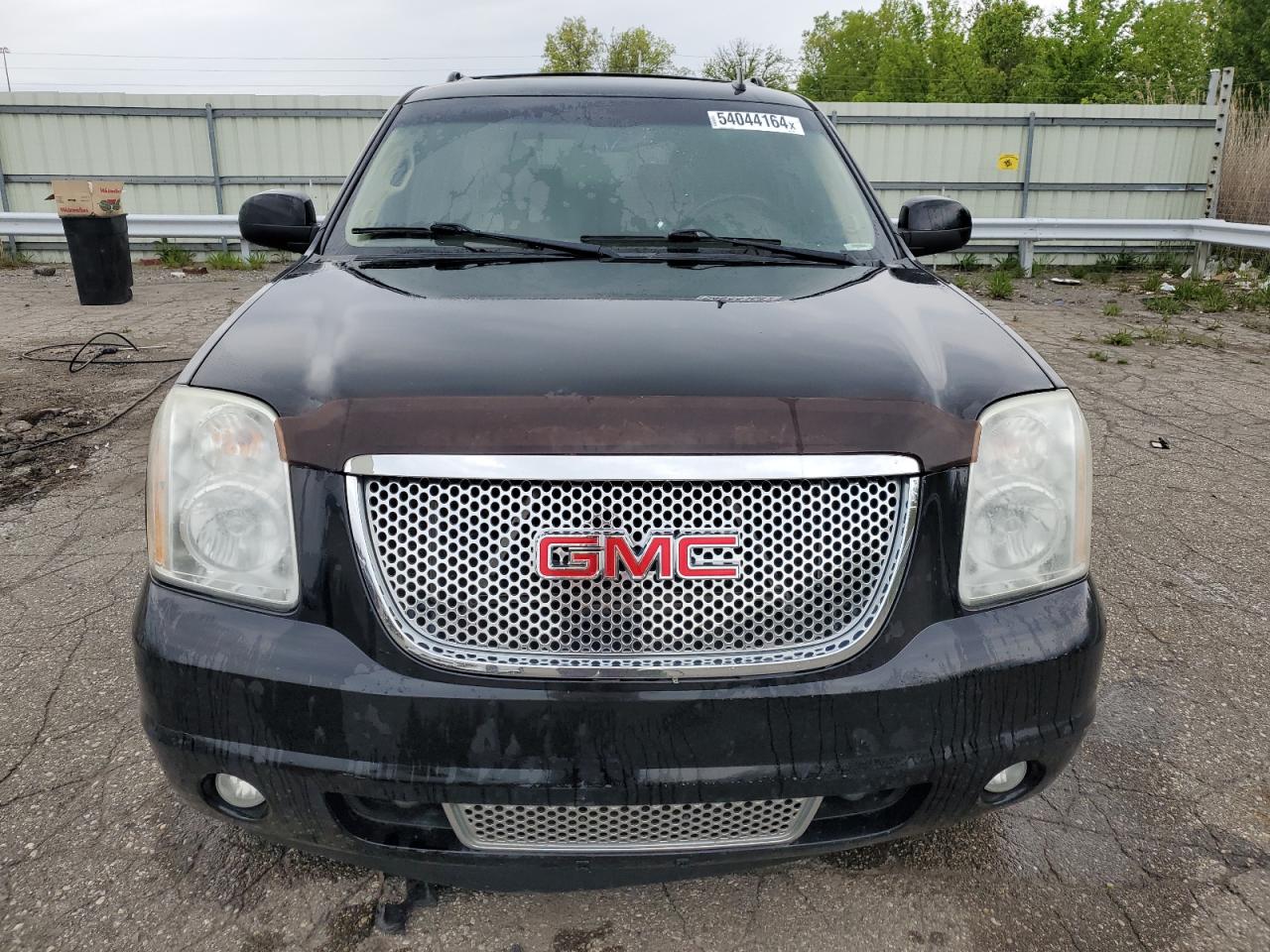 Photo 4 VIN: 1GKS2MEF5CR257621 - GMC YUKON 