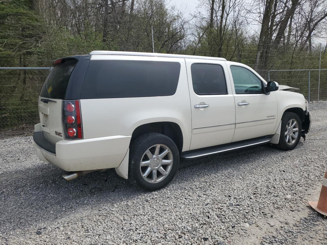 Photo 2 VIN: 1GKS2MEF5ER165055 - GMC YUKON 