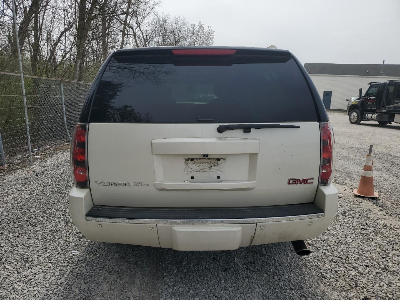 Photo 5 VIN: 1GKS2MEF5ER165055 - GMC YUKON 