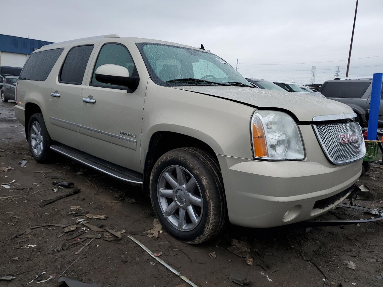 Photo 3 VIN: 1GKS2MEF7BR185951 - GMC YUKON 