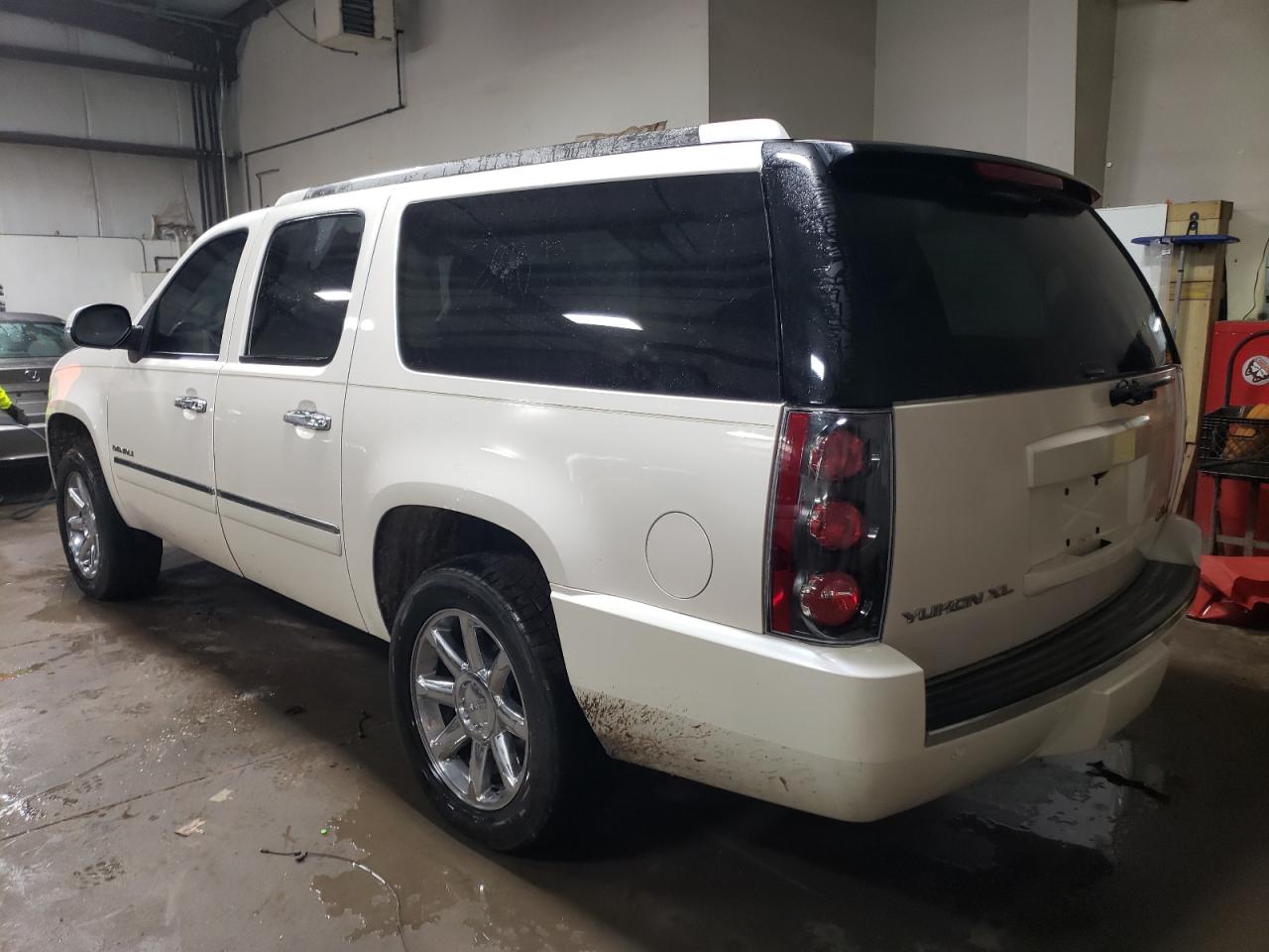 Photo 1 VIN: 1GKS2MEF7DR244497 - GMC YUKON 