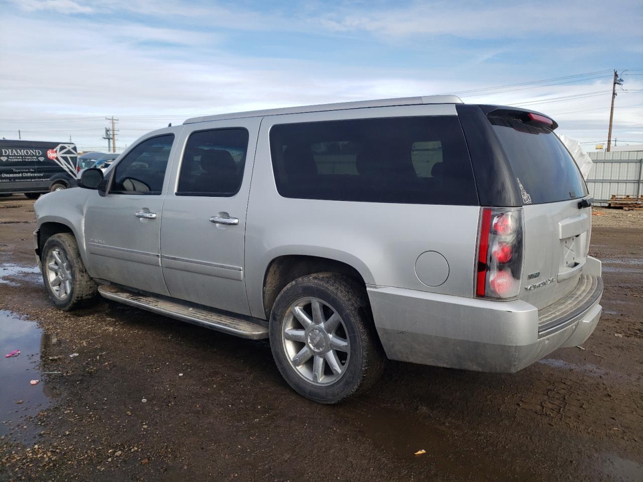 Photo 1 VIN: 1GKS2MEF8BR232808 - GMC YUKON 