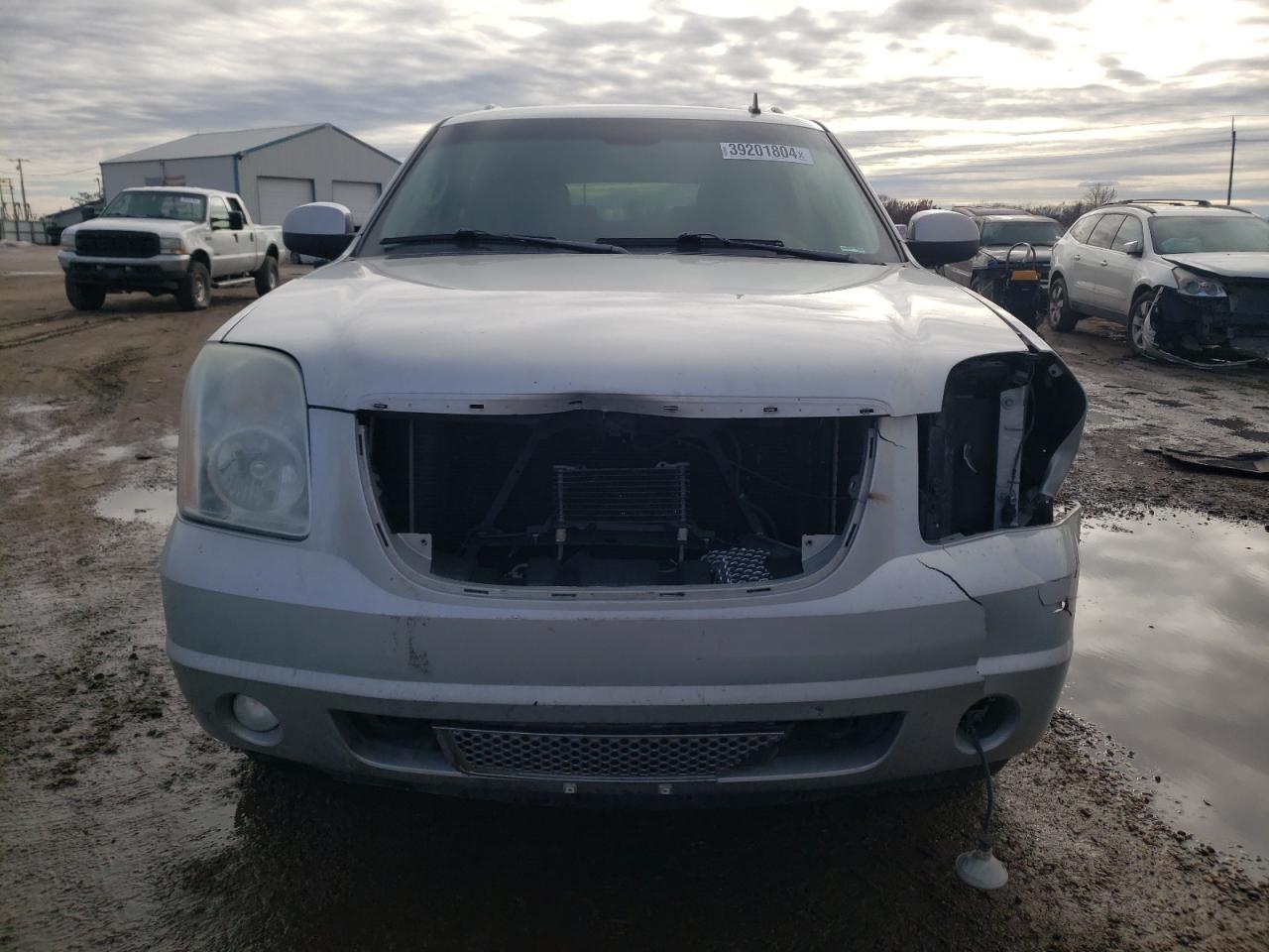 Photo 4 VIN: 1GKS2MEF8BR232808 - GMC YUKON 