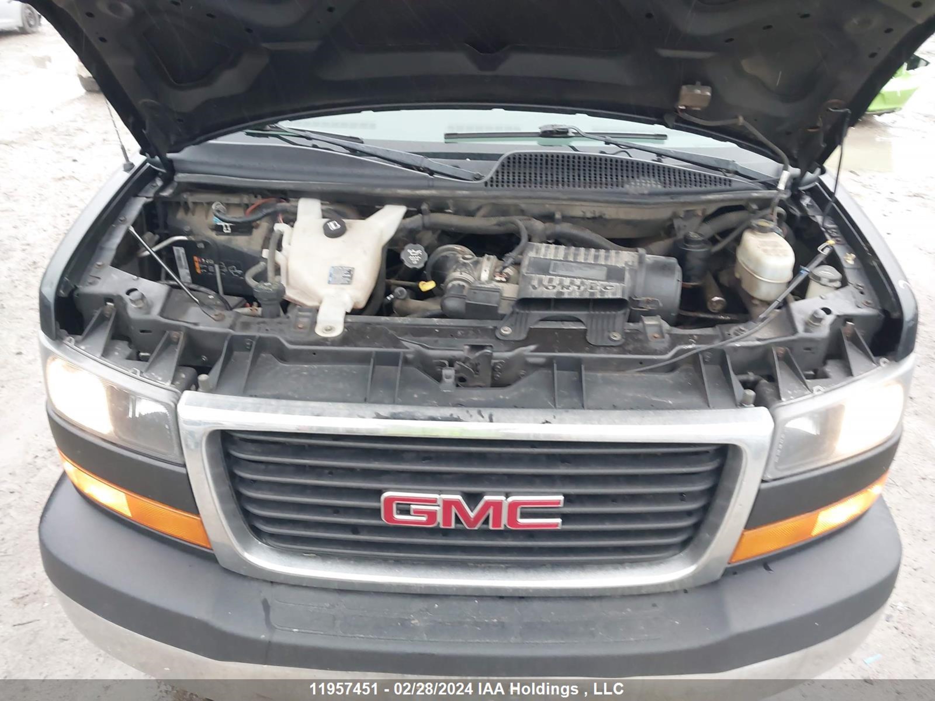 Photo 9 VIN: 1GKS8CF40C1143000 - GMC SAVANA 